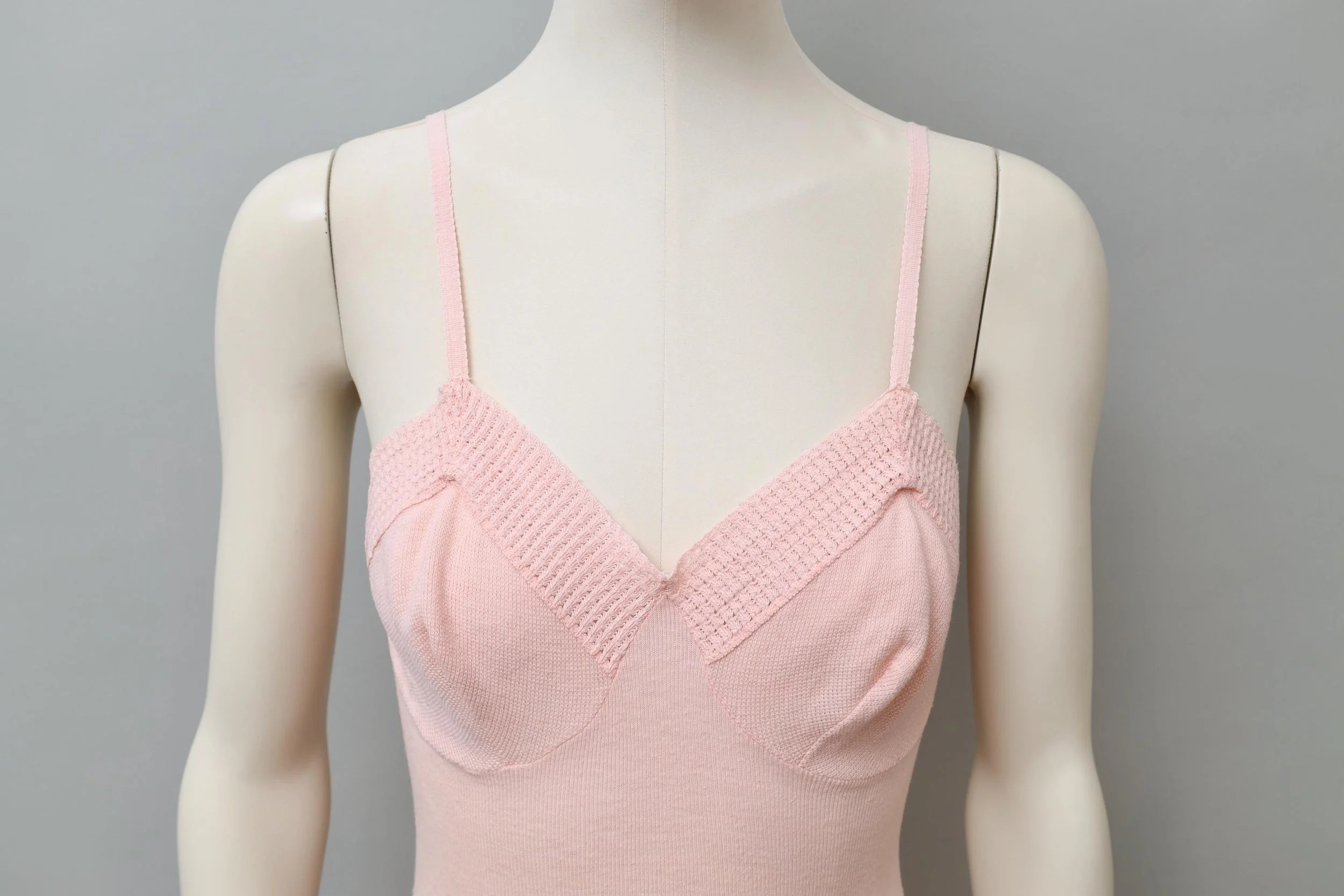 1960s vintage salmon pink knit slip dress