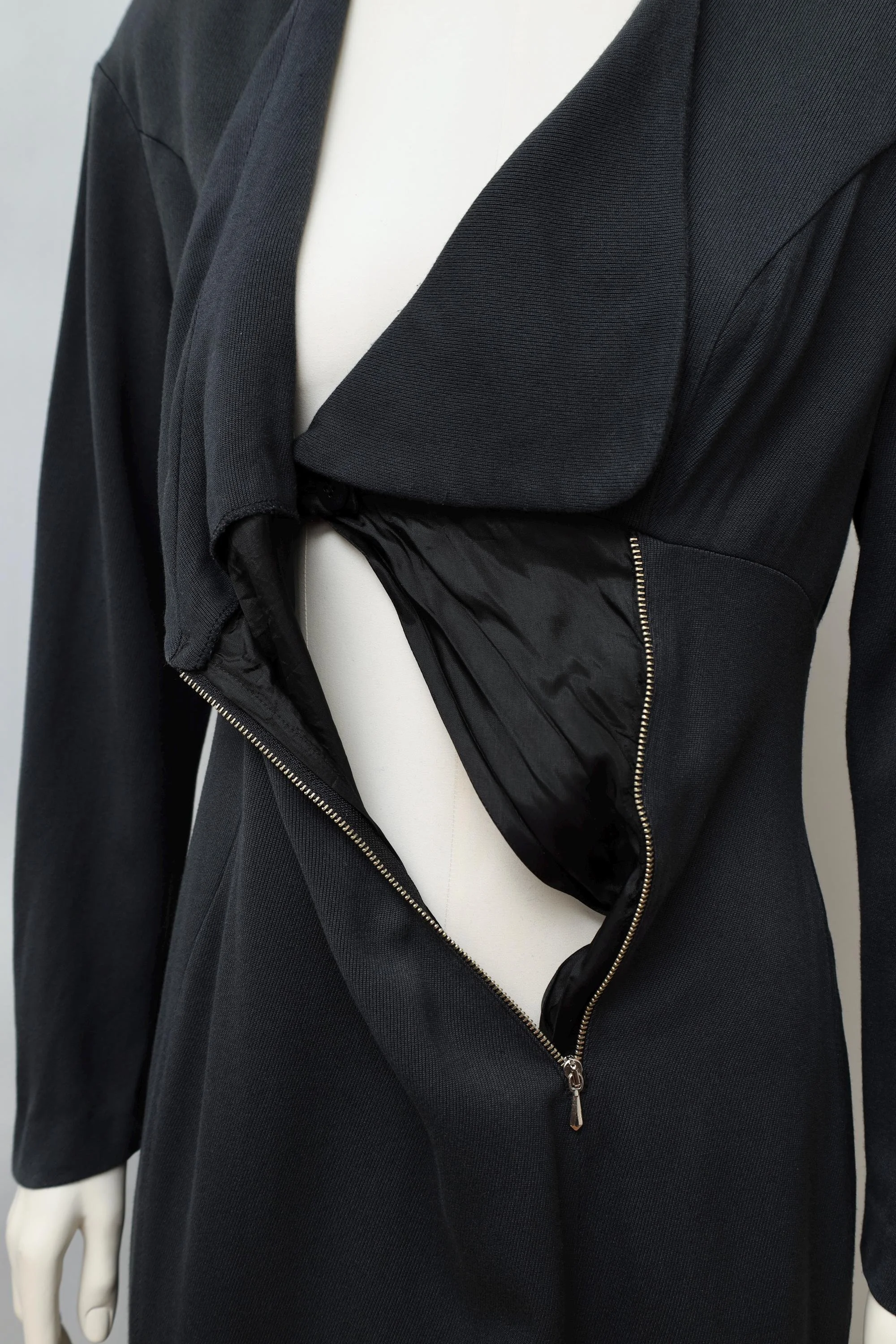 late 1980s / early 1990s Thierry Mugler Activ black wool zip front dress detail