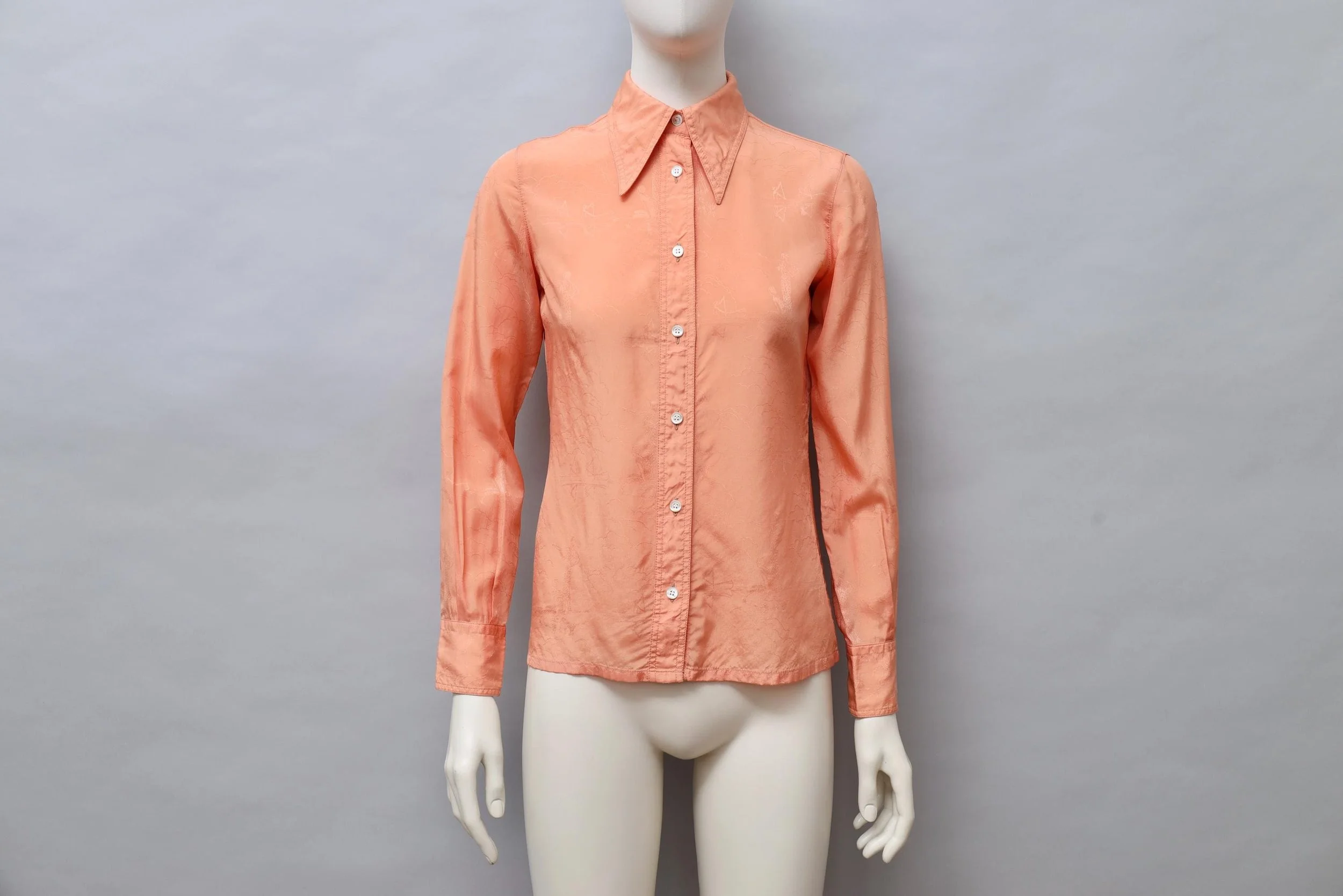 1970s Vintage apricot pointed collar brocade blouse