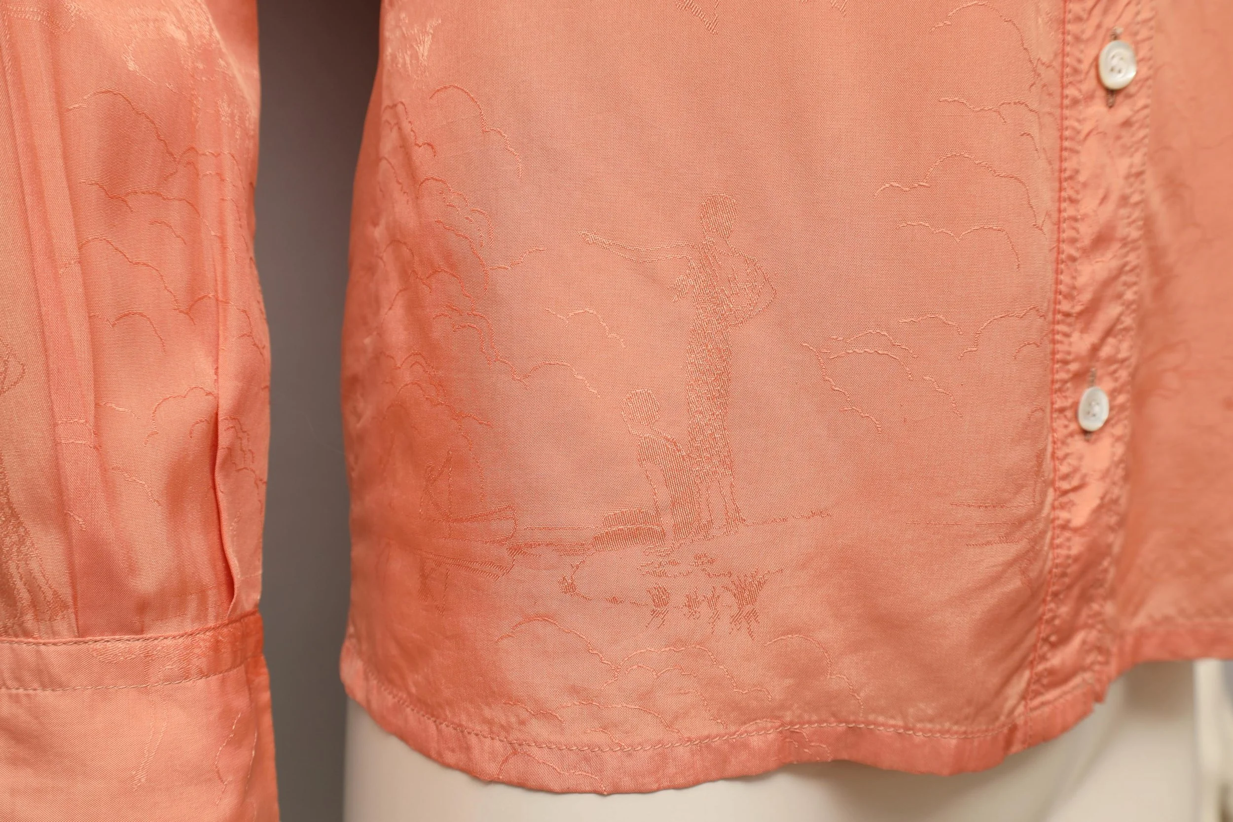 1970s Vintage apricot pointed collar brocade blouse