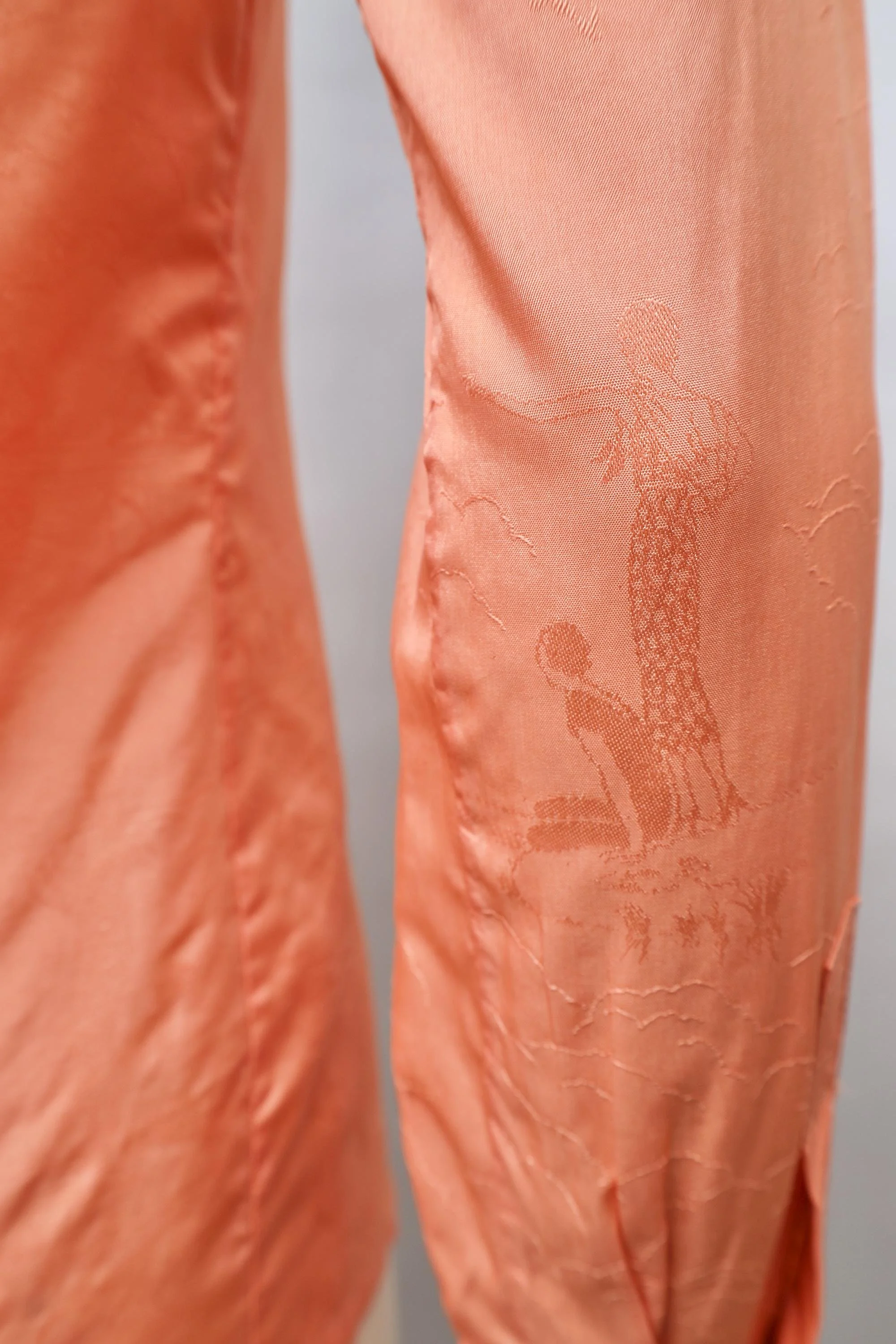 1970s Vintage apricot pointed collar brocade blouse