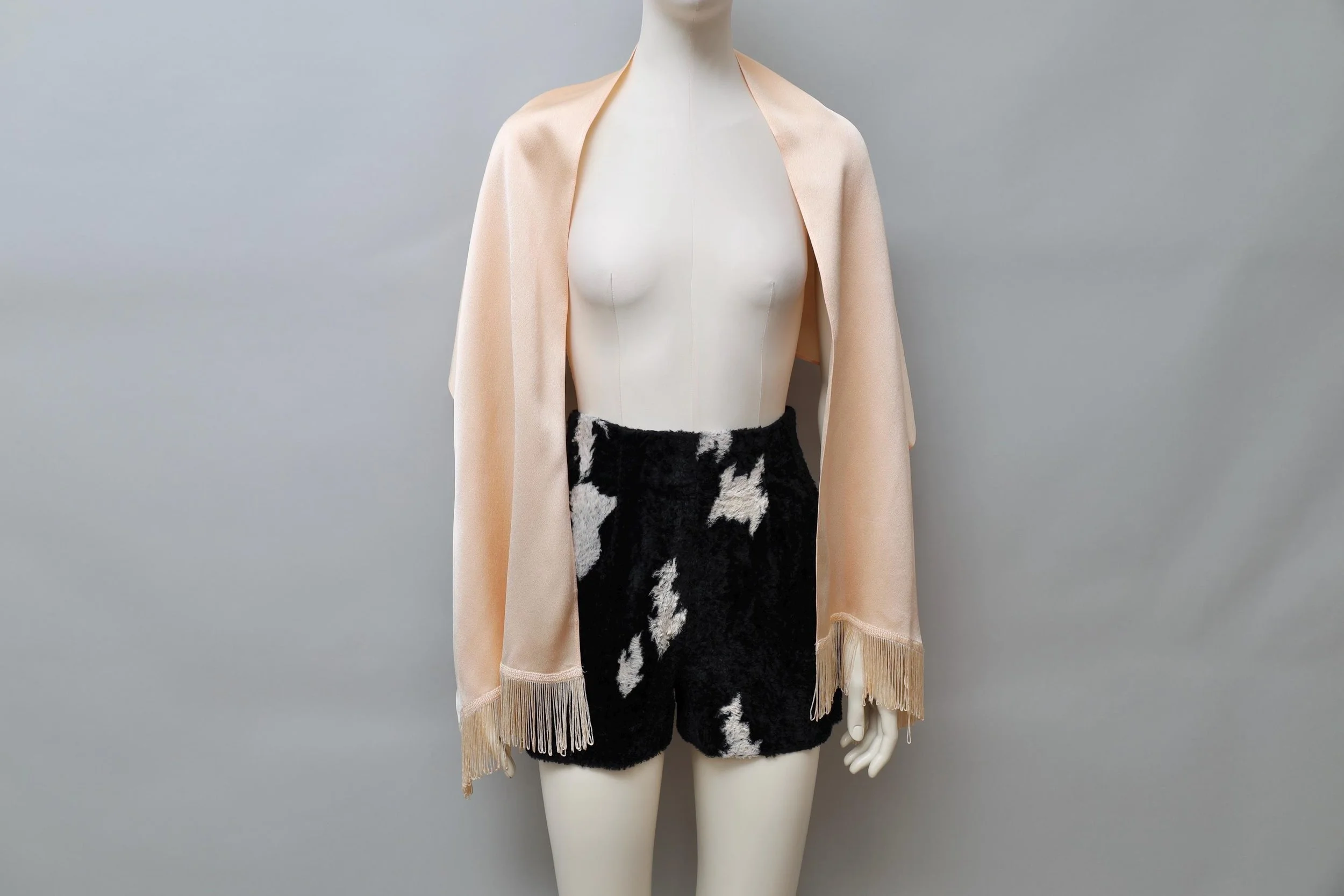 1990s Il Marchese Coccapani peach satin fringe shawl