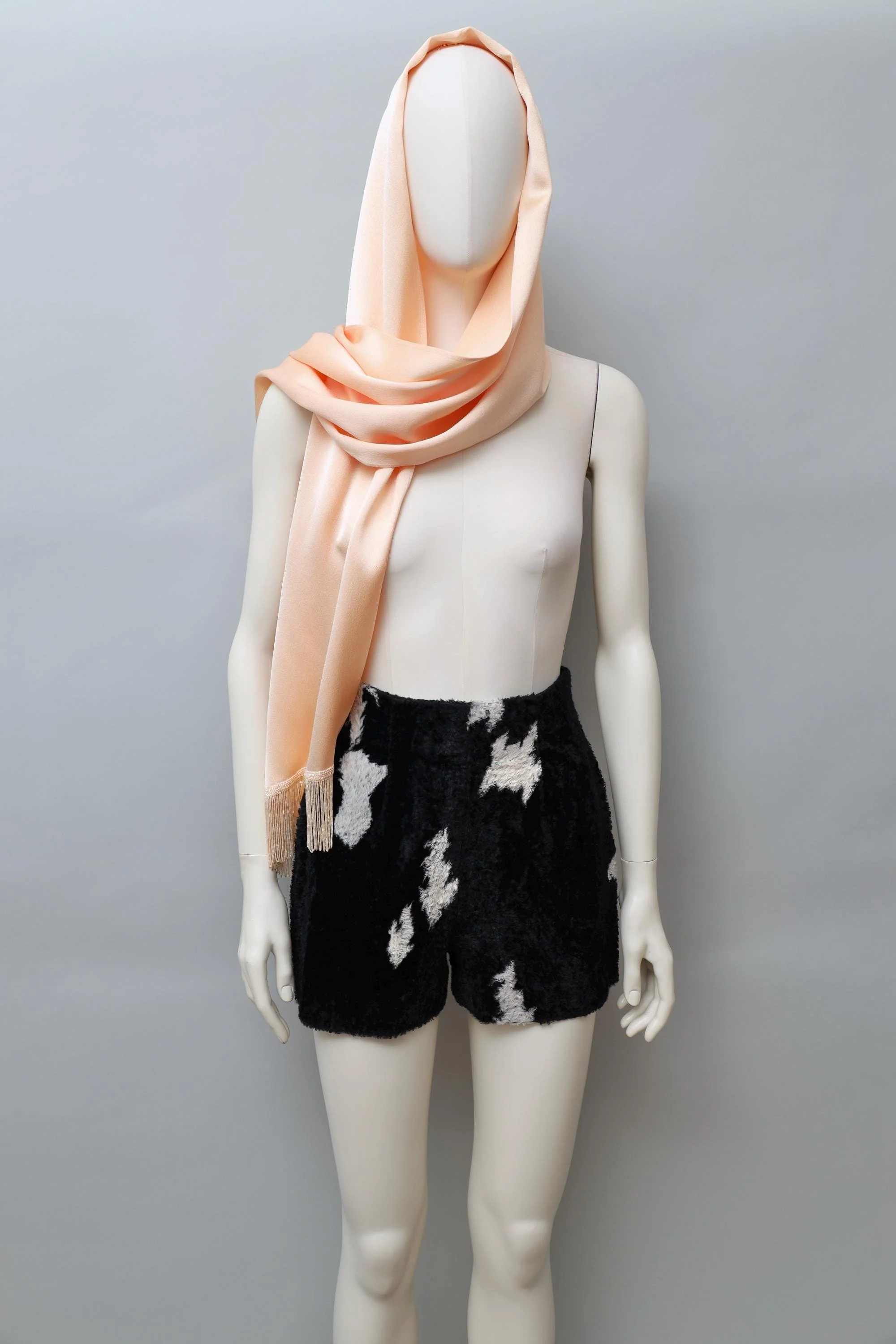 1990s Il Marchese Coccapani peach satin fringe shawl