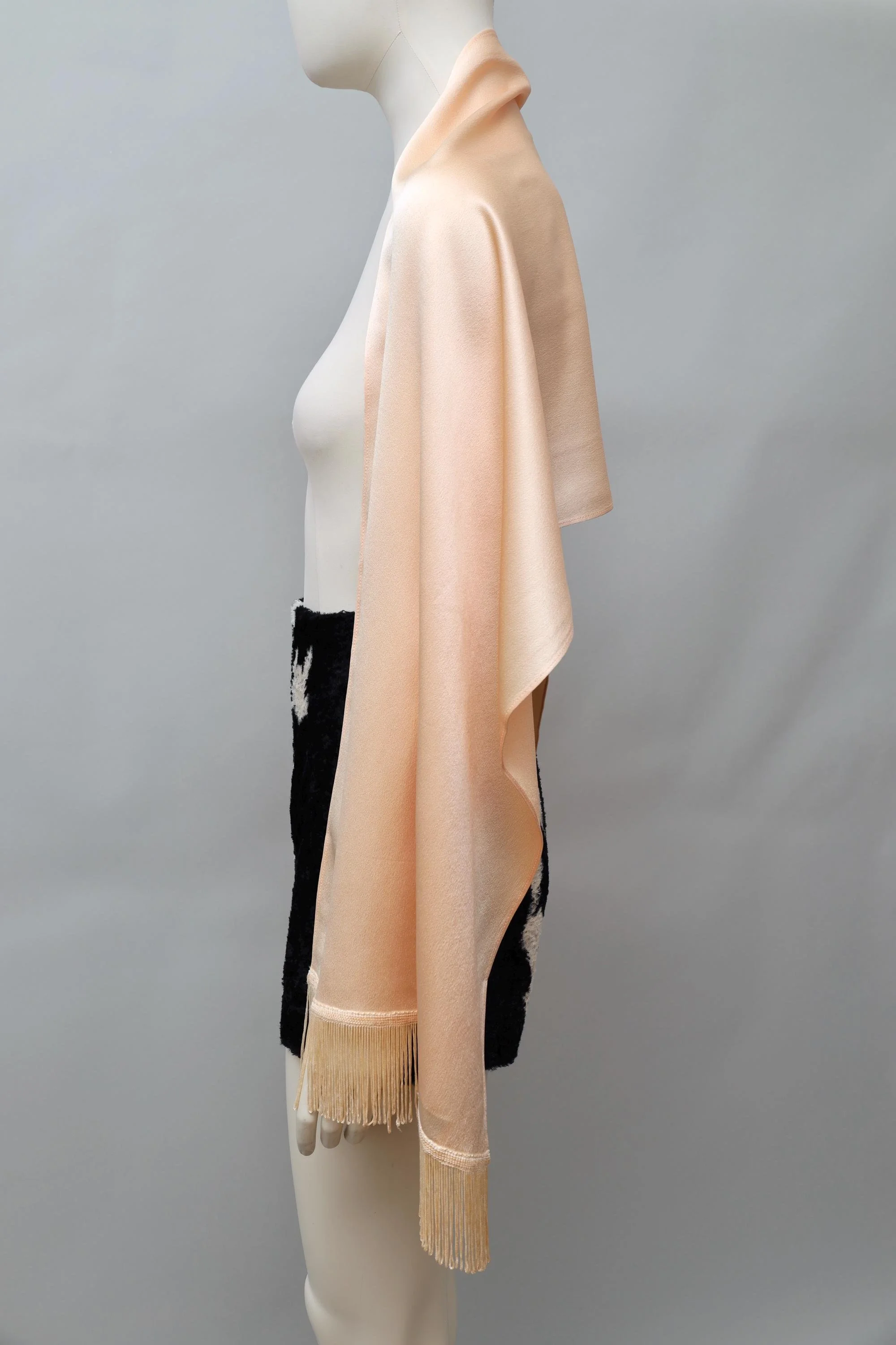 1990s Il Marchese Coccapani peach satin fringe shawl
