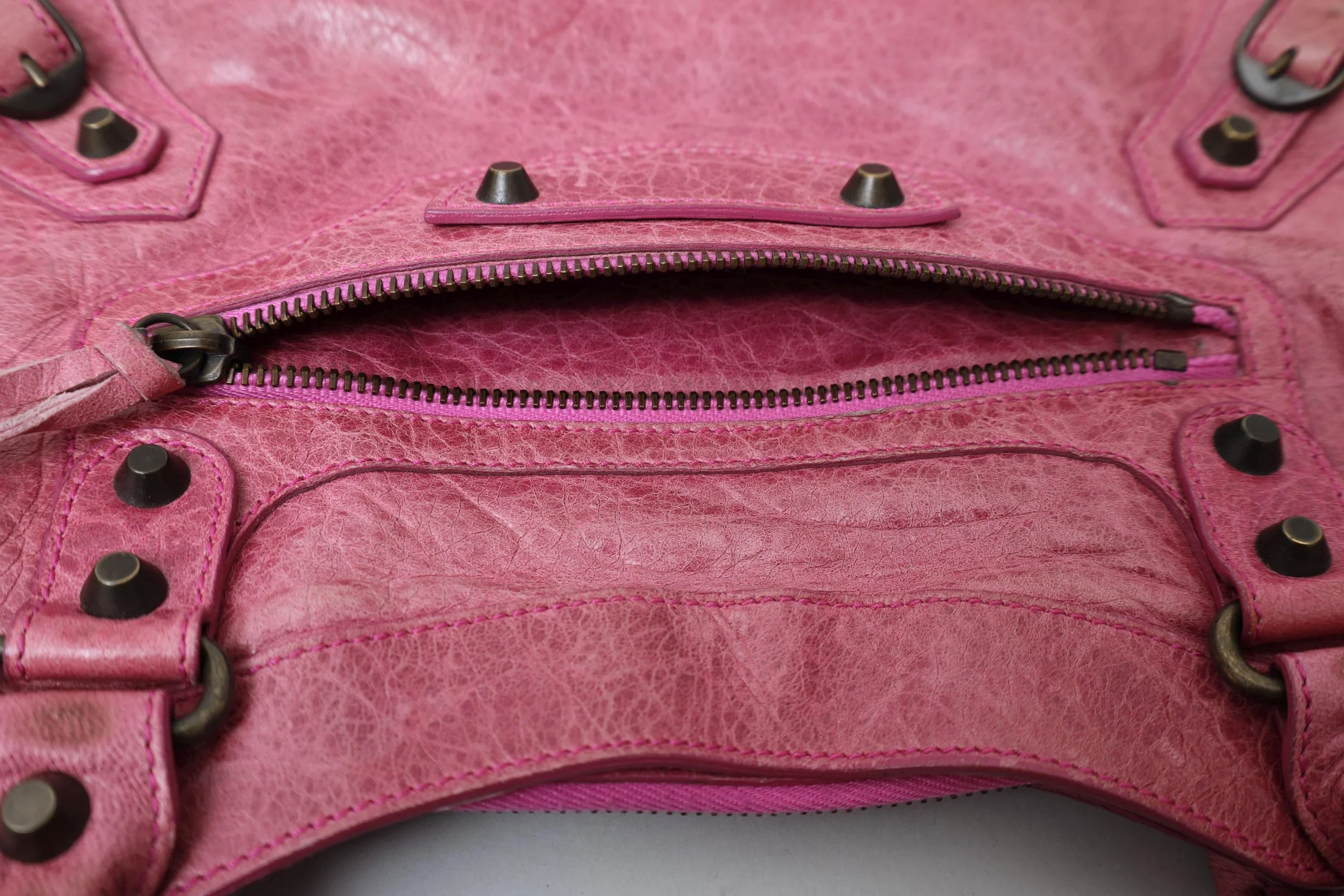S/S 2008 magenta distressed leather Balenciaga First bag pocket