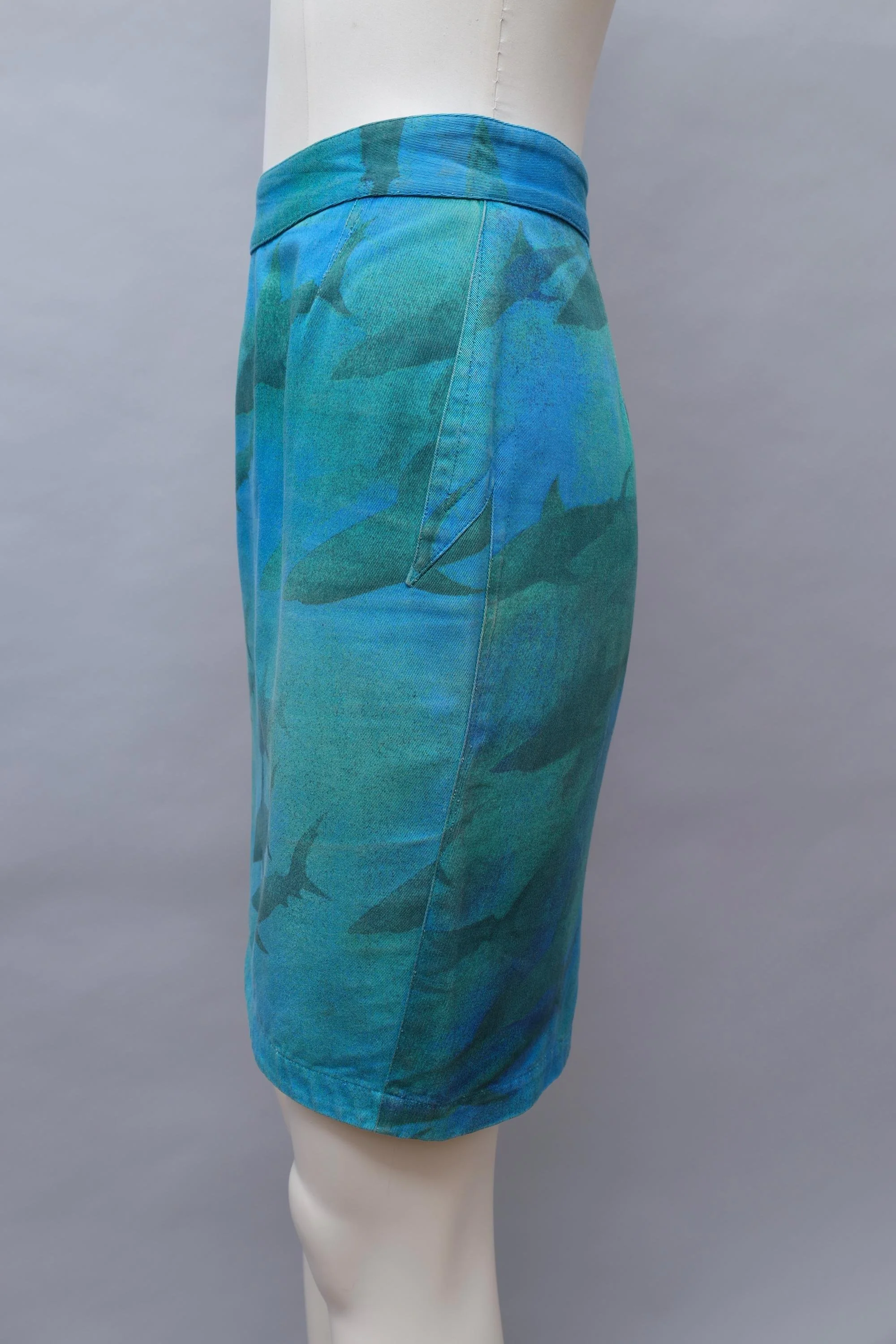 late 1980s Thierry Mugler Activ blue shark print pencil skirt