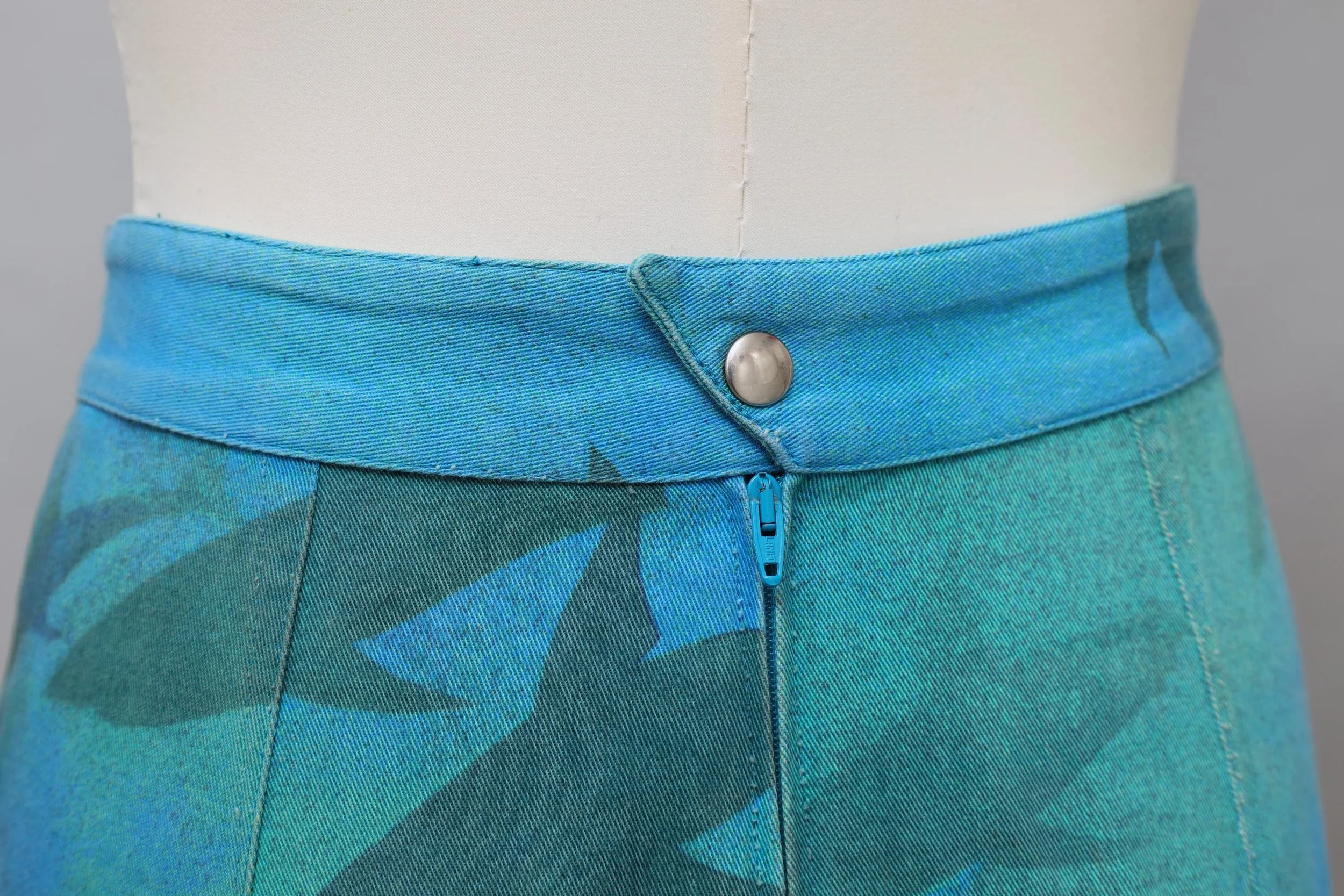 late 1980s Thierry Mugler Activ blue shark print pencil skirt
