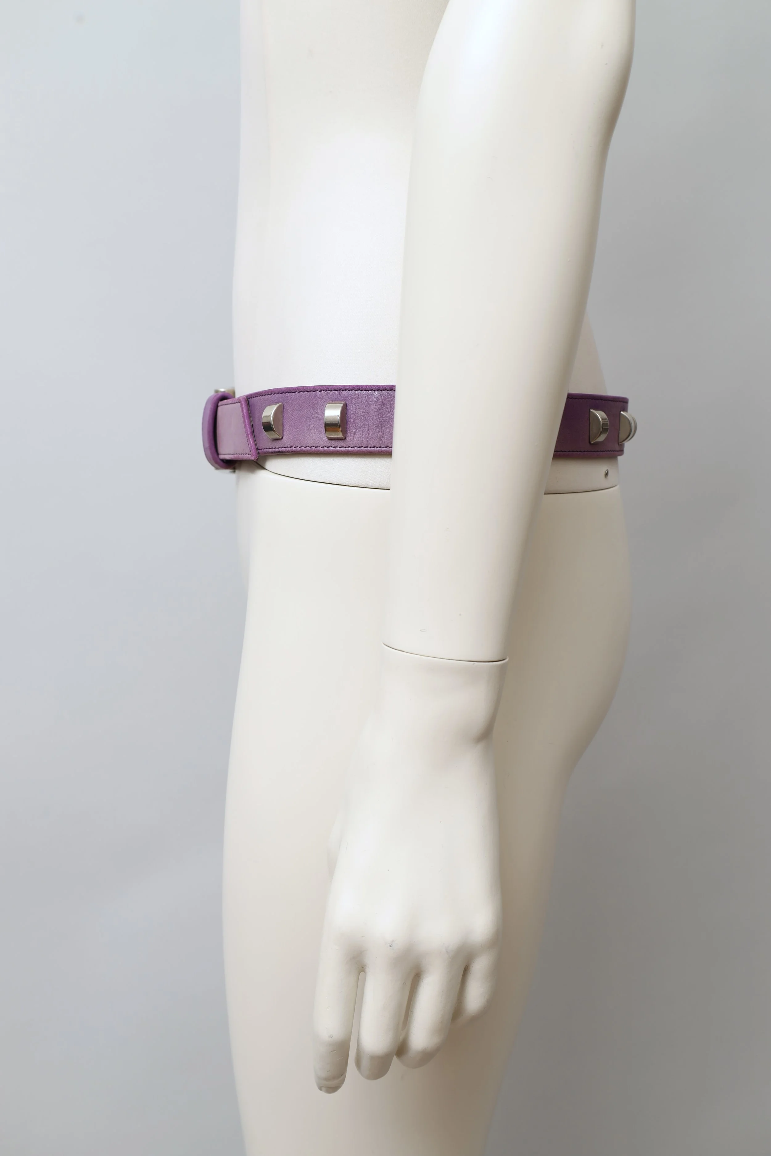 1980s Claude Montana pour Vacher studded lilac lambskin belt