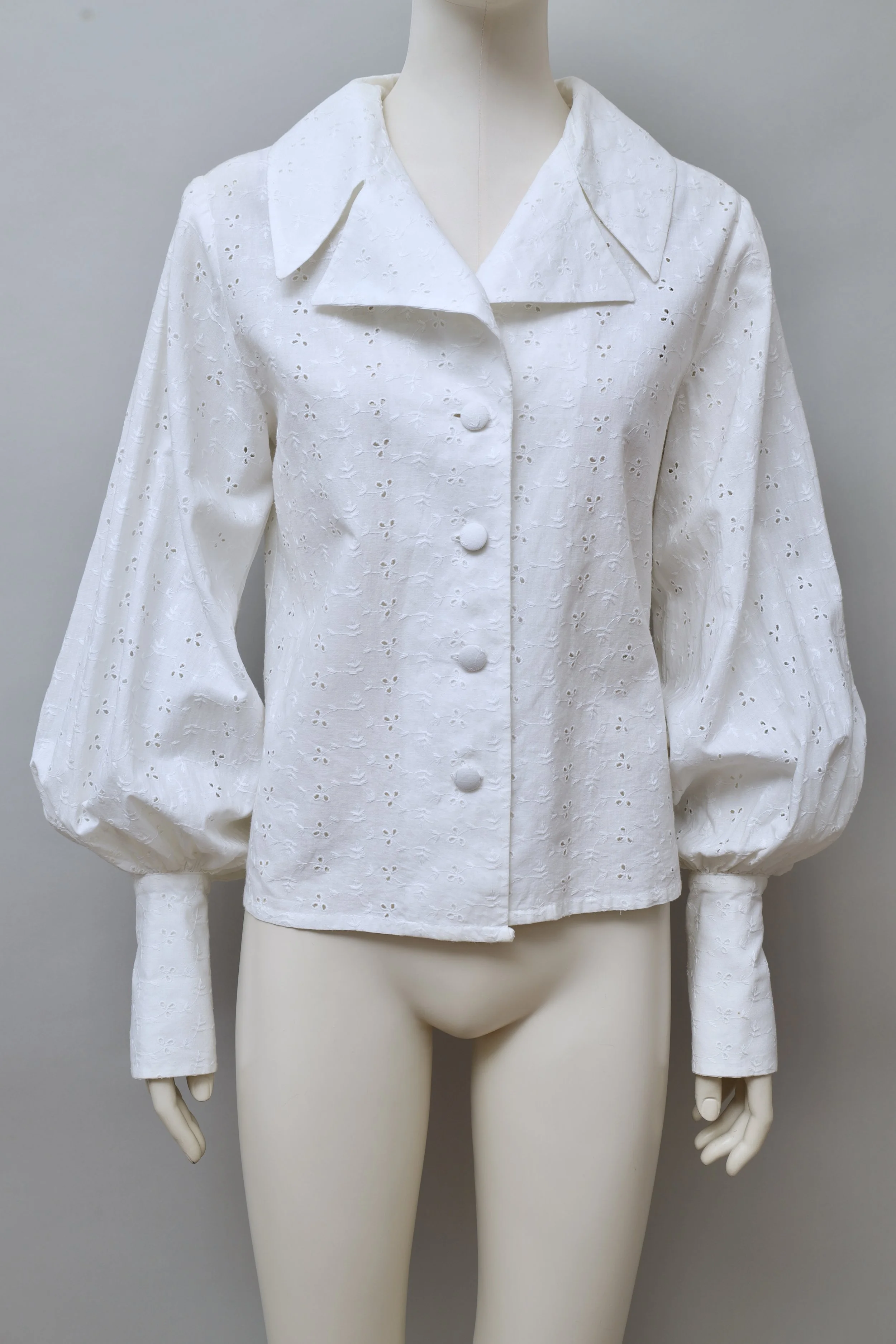 1980s Corinne Cobson broderie anglaise poet sleeve blouse
