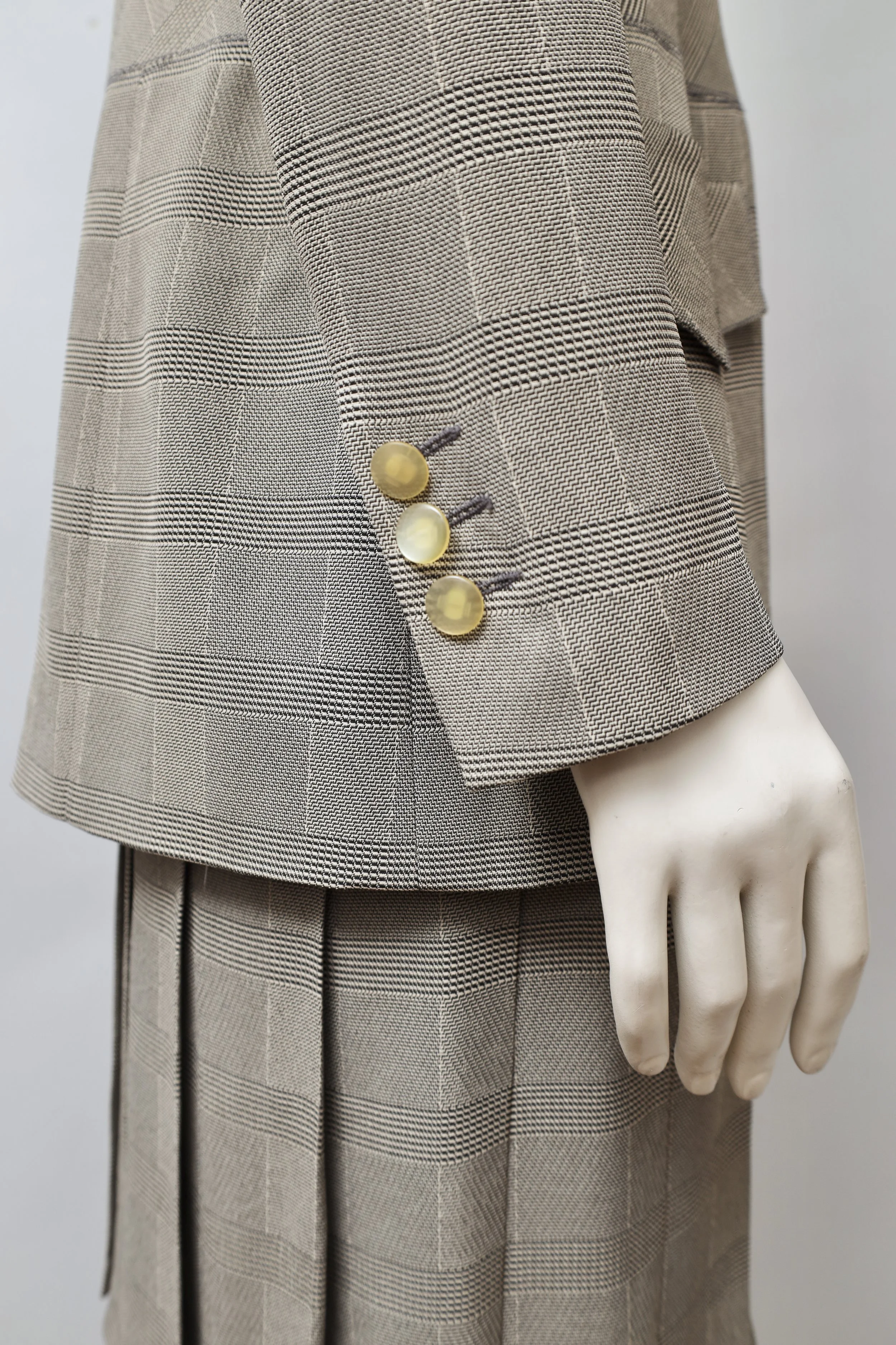 1980s Angelo Tarlazzi plaid blazer pearlescent buttons