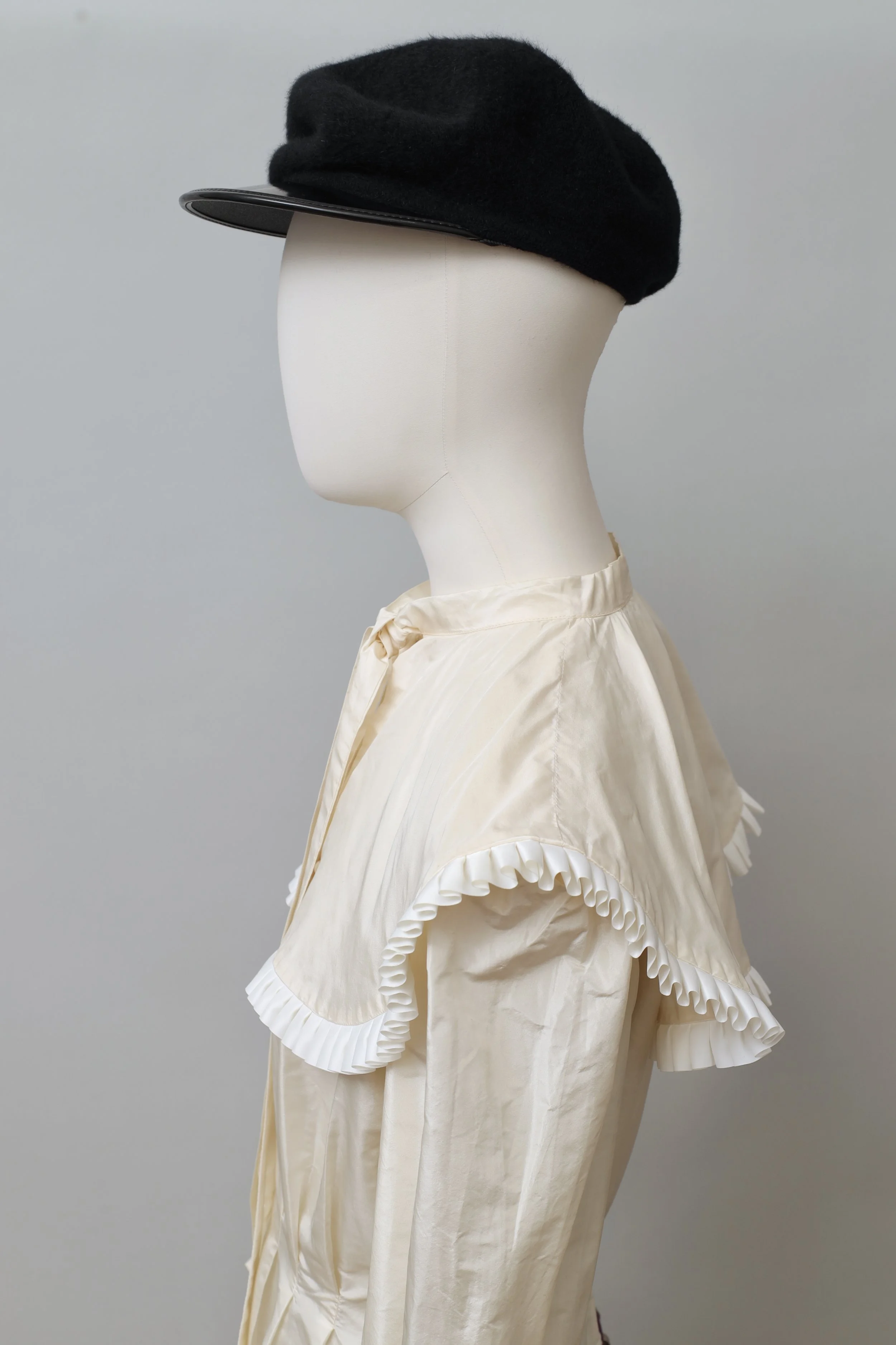 late 1970s Chantal Thomass black wool patent leather brimmed beret