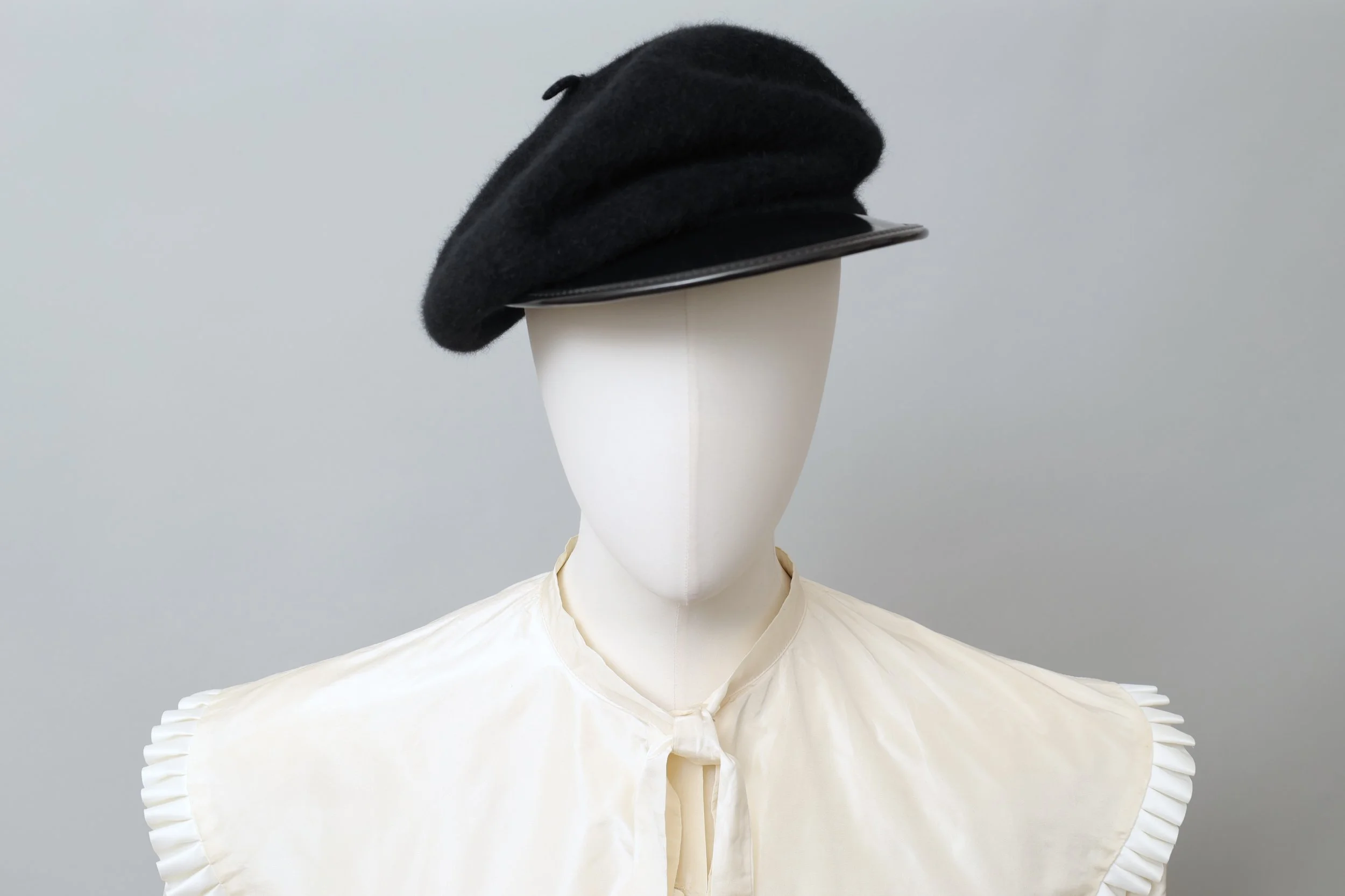 late 1970s Chantal Thomass black wool patent leather brimmed beret