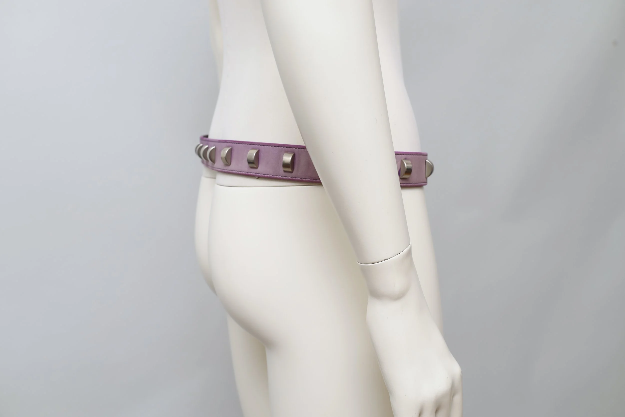 1980s Claude Montana pour Vacher studded lilac lambskin belt