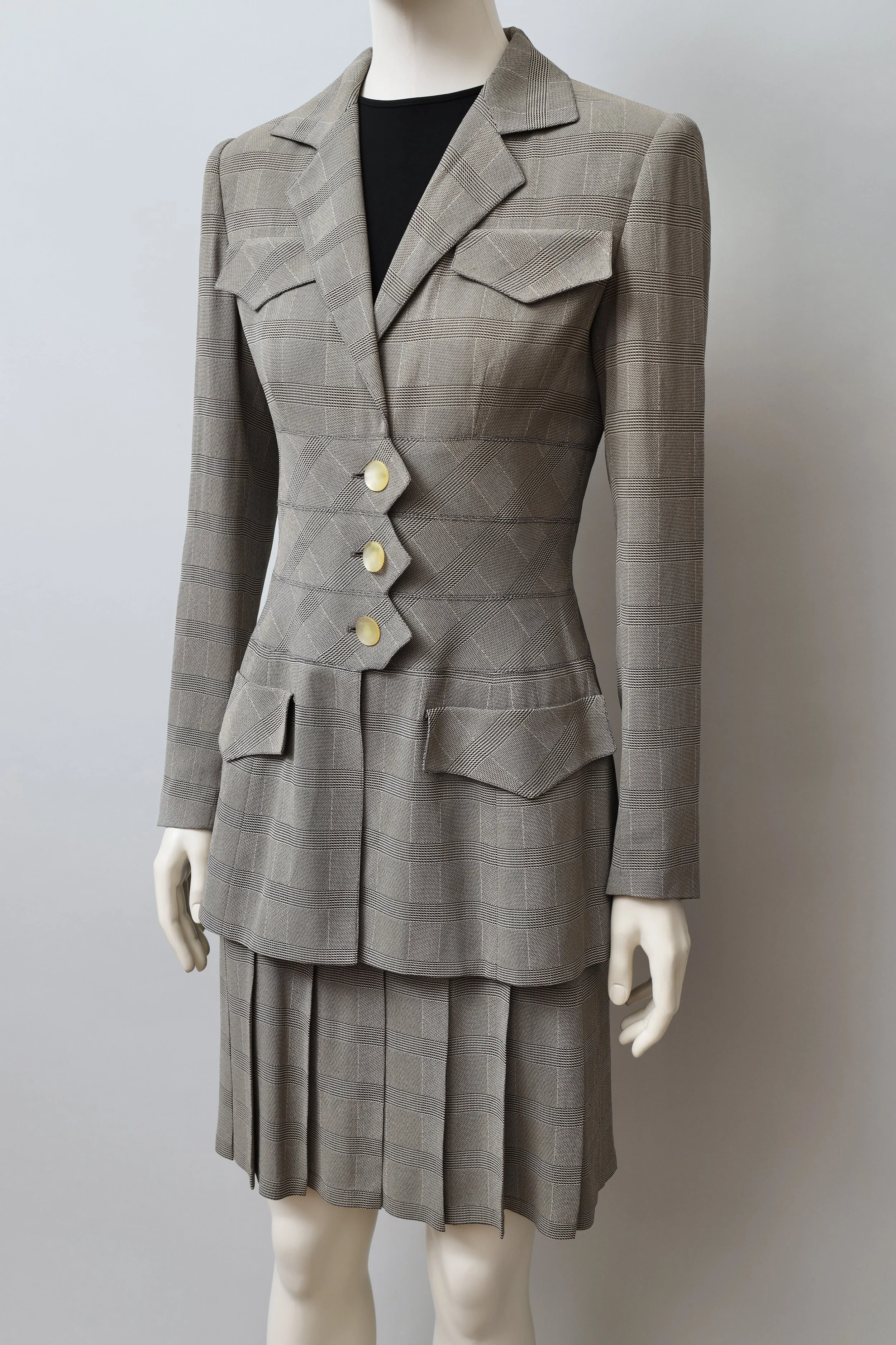 1980s Angelo Tarlazzi pearlescent button zig-zag plaid blazer