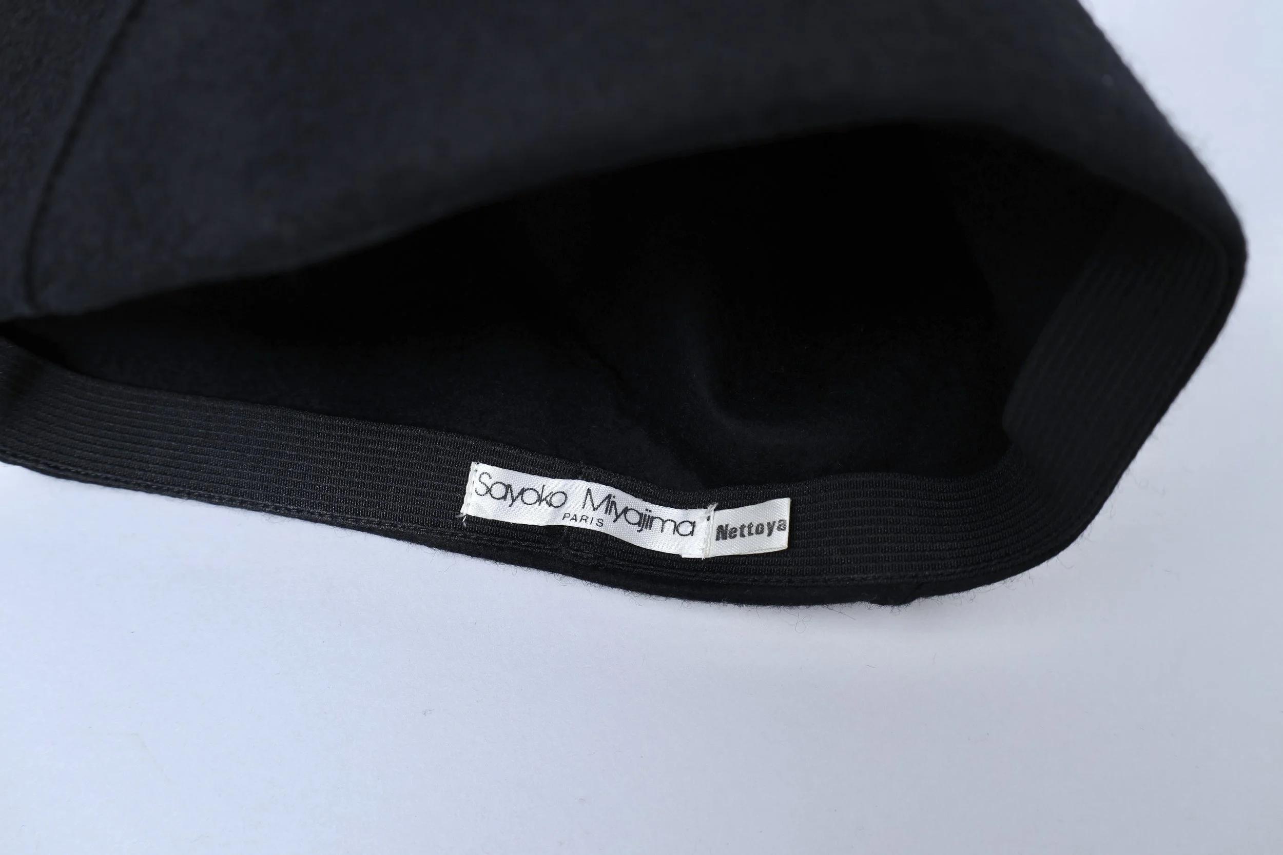 1980s Sayoko Miyajima sculptural black felt hat