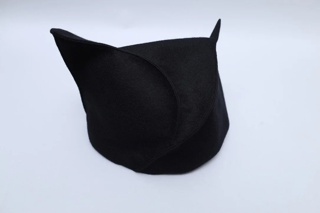 1980s Sayoko Miyajima sculptural black felt hat