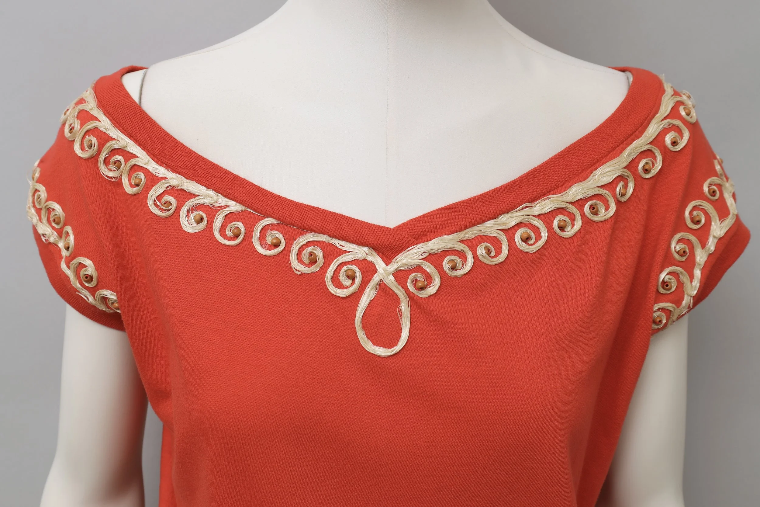 Christiane Julliand pour Francis Laurent coral raffia embroidery