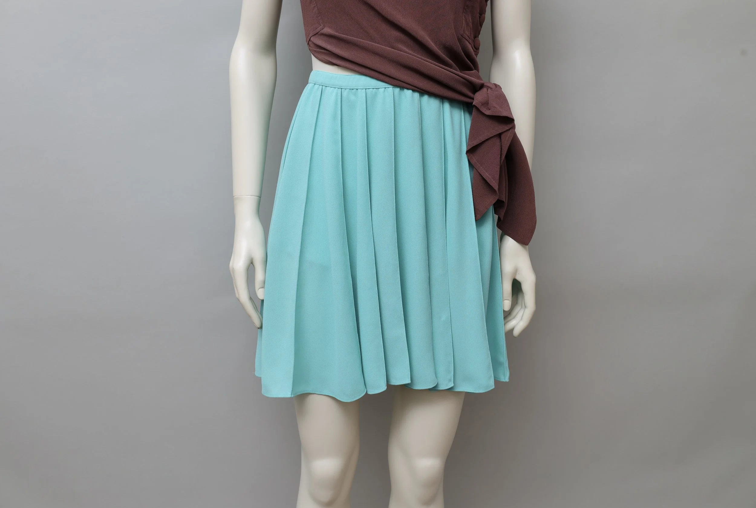 1990s Thierry Mugler aquamarine pleated crêpe skort