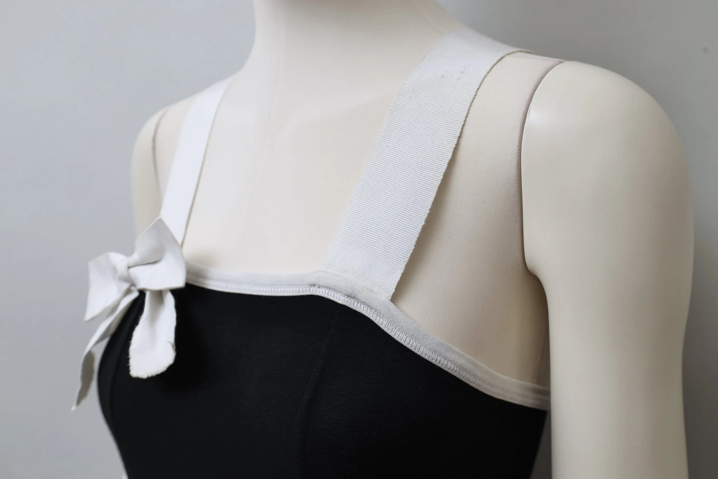 late 1980s / early 1990s Martine Sitbon La Nuit bow bodysuit detail