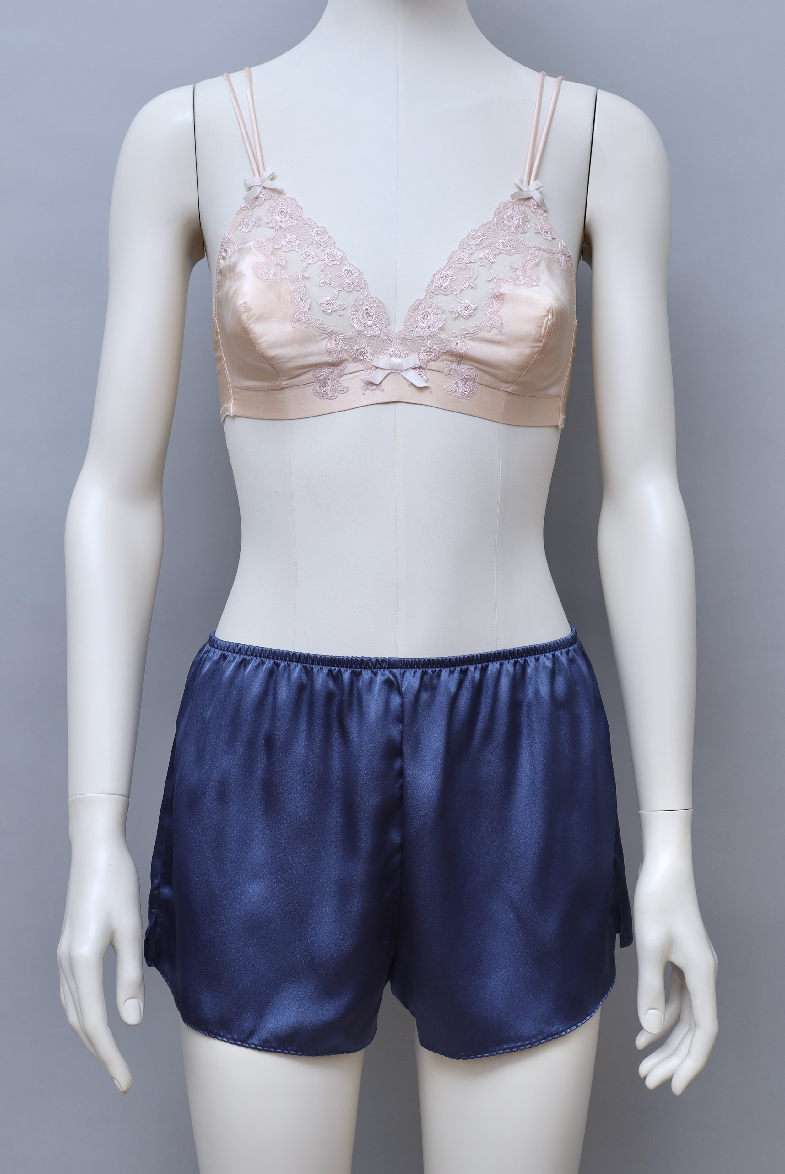 1980s La Perla light peach lace silk bralette