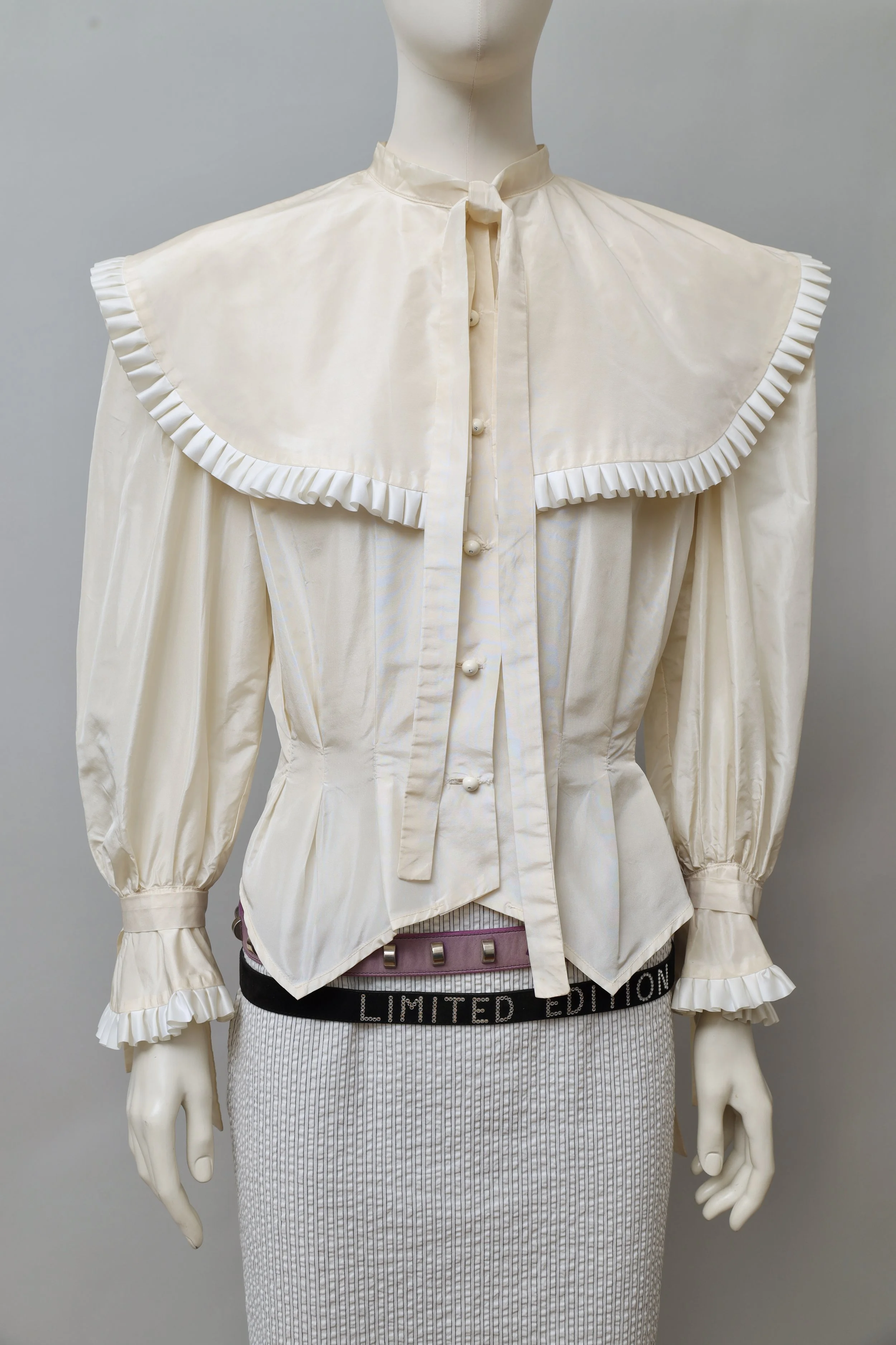 1980s Claude Petin pour Diamant Noir cream satin collared blouse