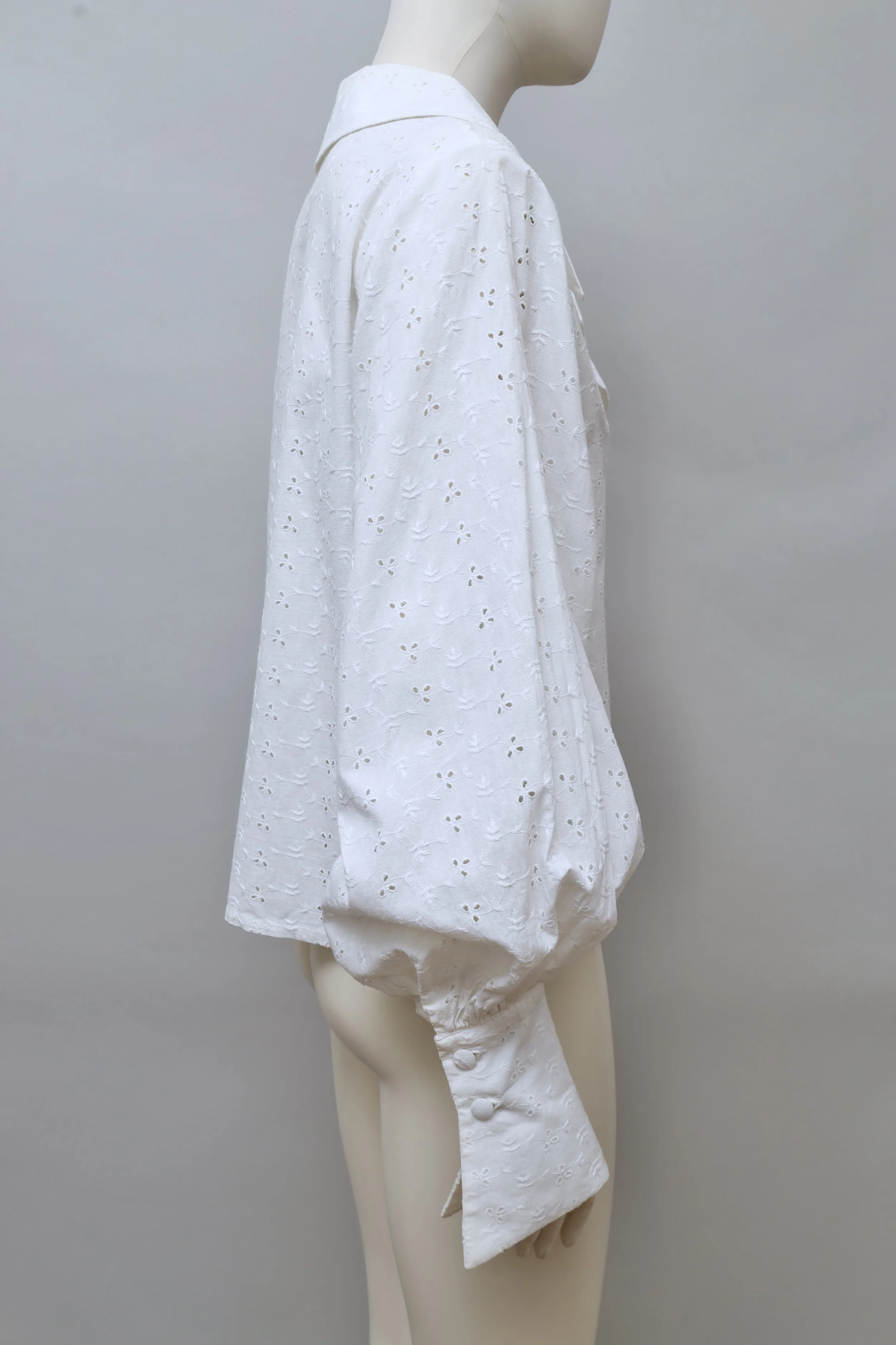 1980s Corinne Cobson broderie anglaise poet sleeve blouse