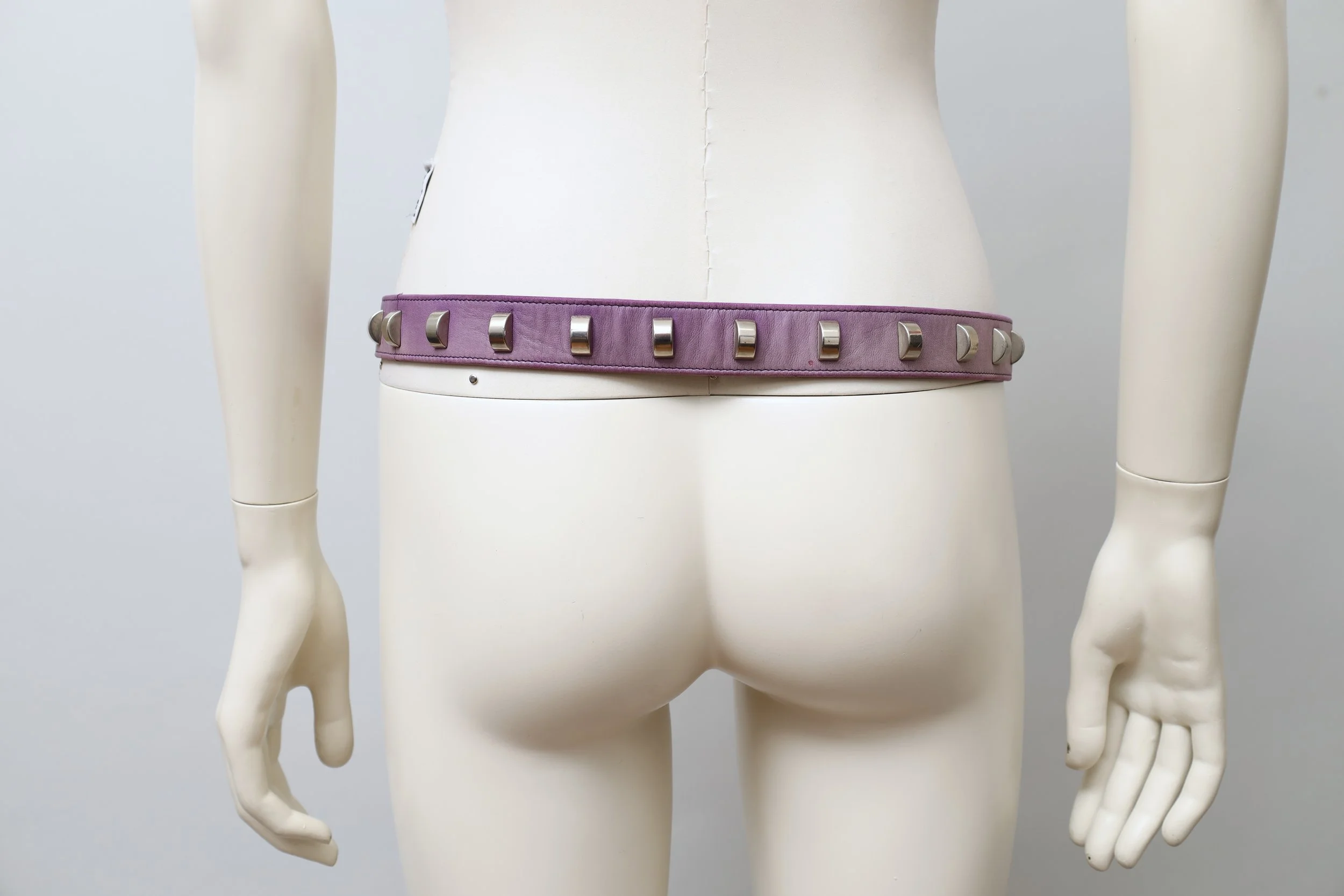 1980s Claude Montana pour Vacher studded lilac lambskin belt
