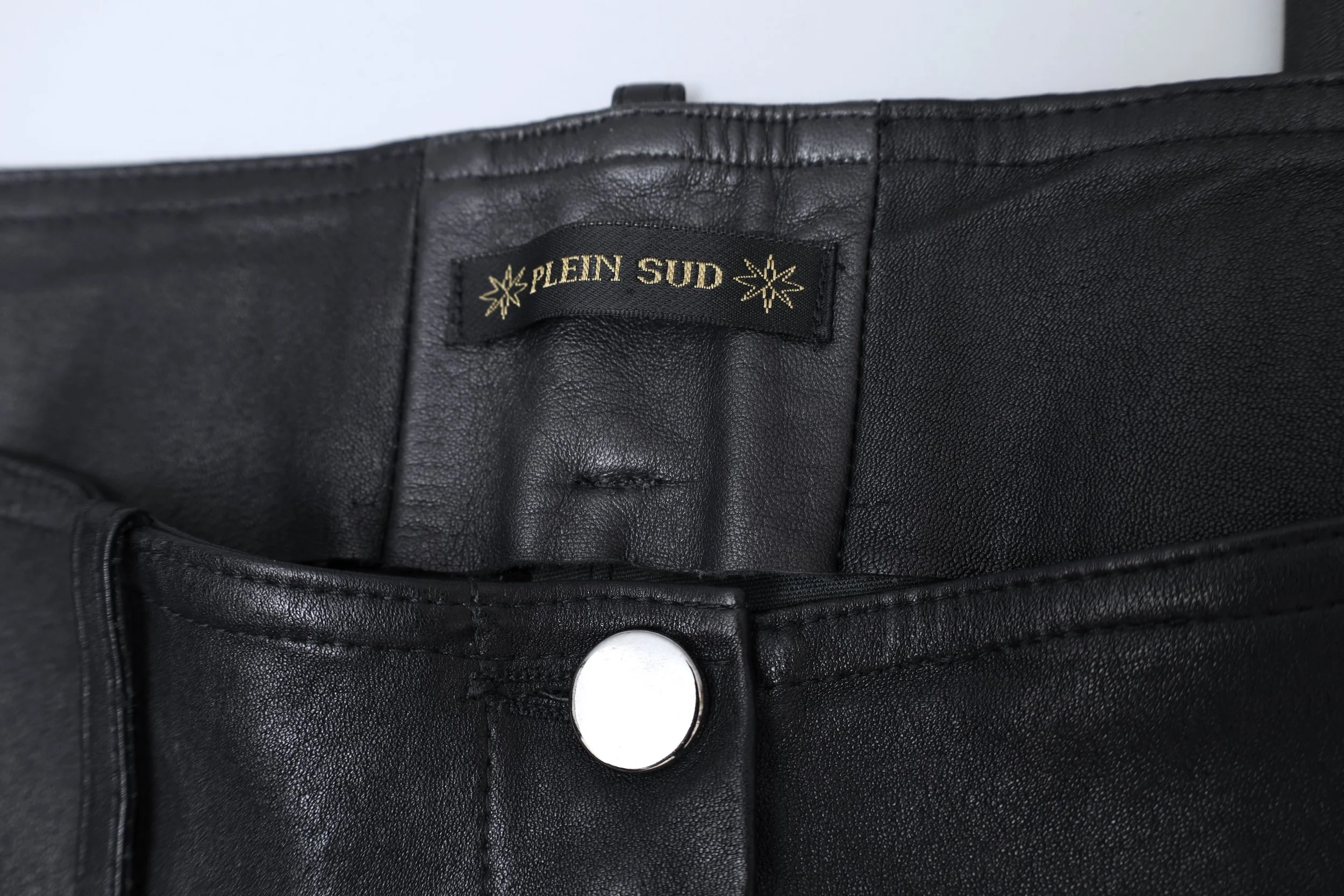Plein Sud leather label tag