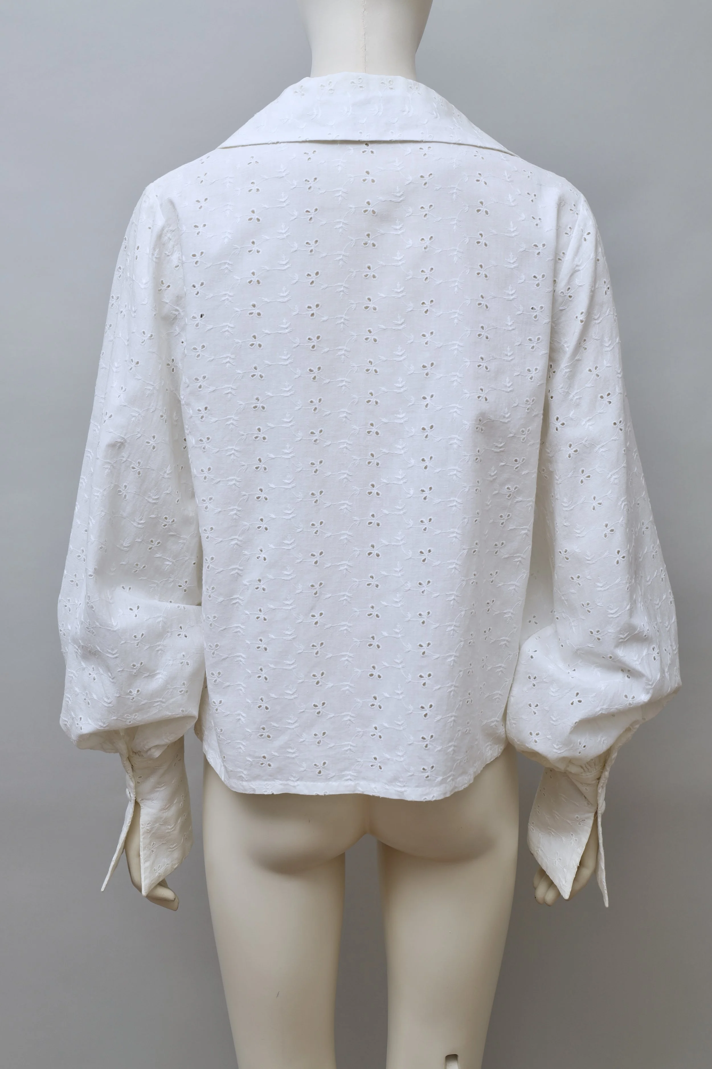 1980s Corinne Cobson broderie anglaise poet sleeve blouse