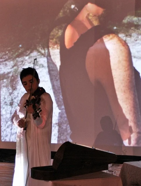 paola lopreiato performing il giardino della mente at pistoia leggere la città
