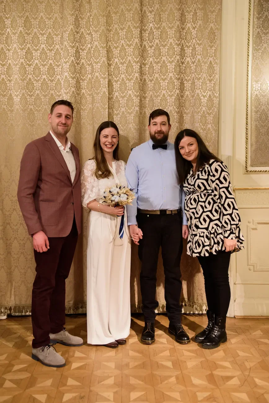 polgari-eskuvo-fotozas-benczur-haz-budapest.webp