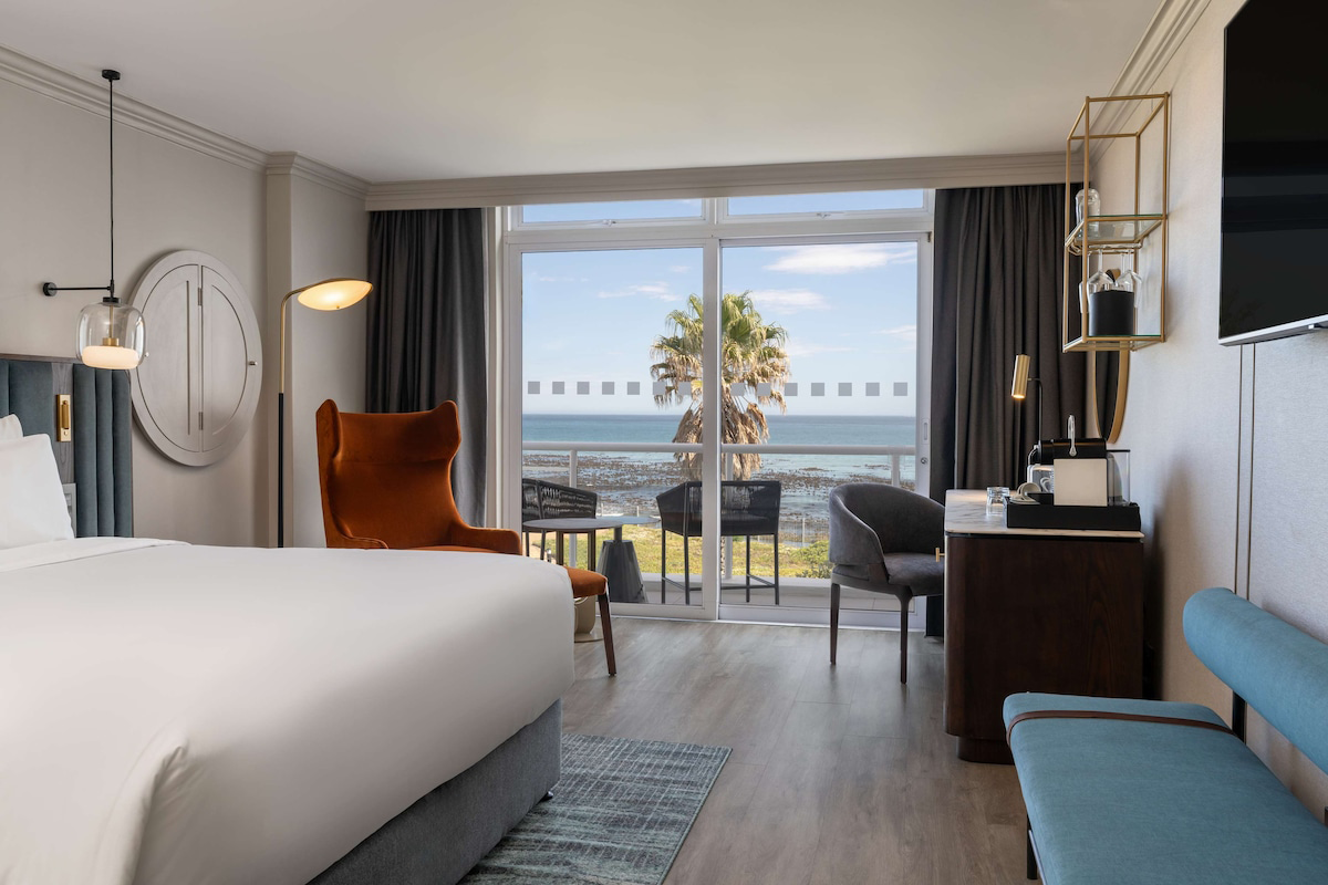 Radisson Room