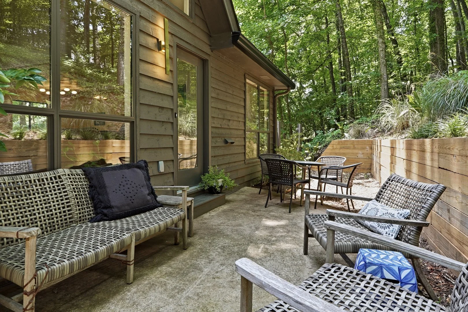 49-052 - 475 Ramsdale Drive Roswell GA.jpg