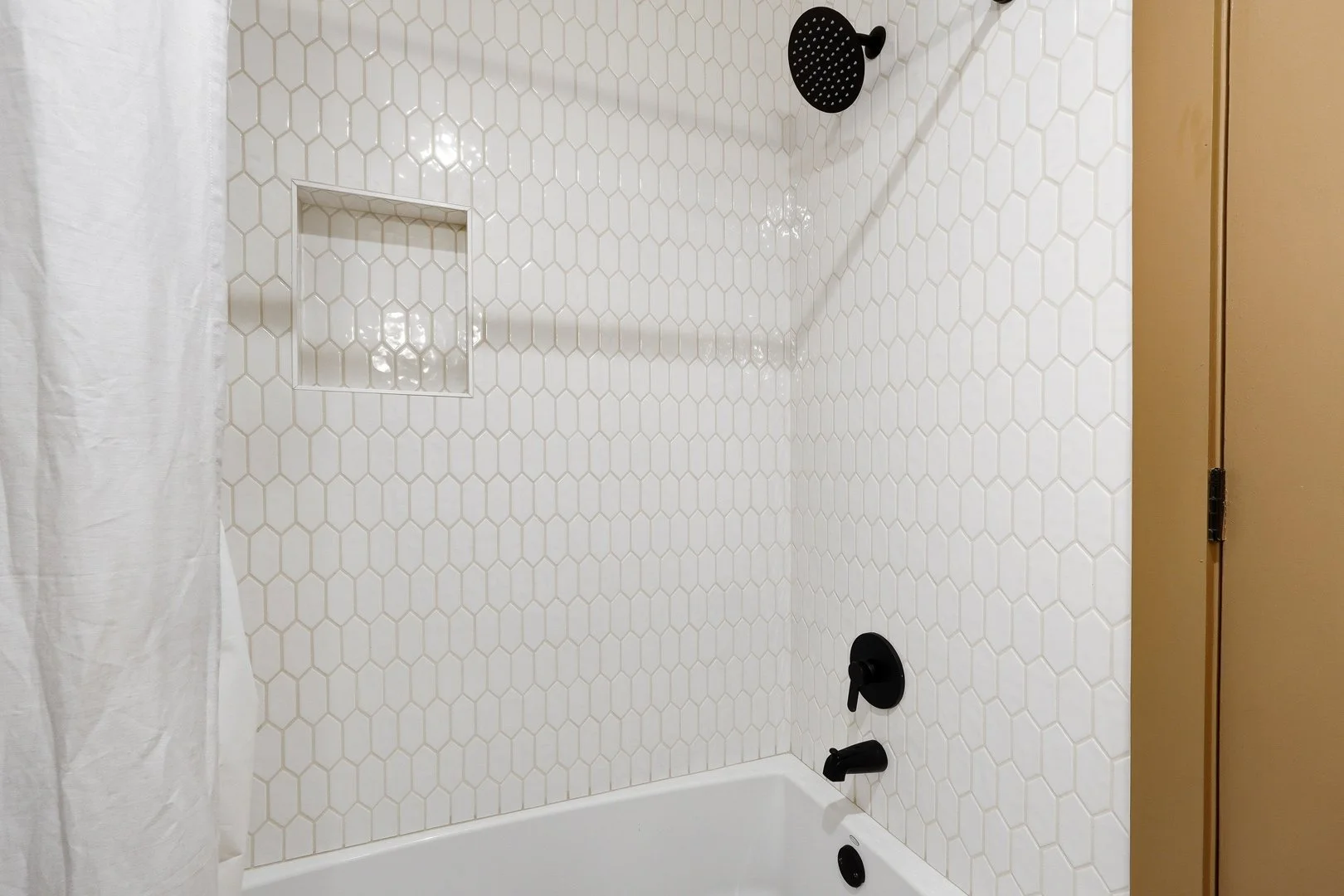48-051 - 475 Ramsdale Drive Roswell GA.jpg