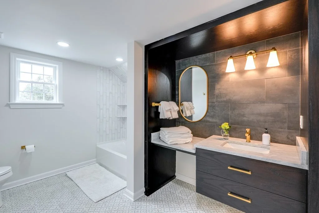 15805 Hemlock-60.jpg-SMALL.JPG