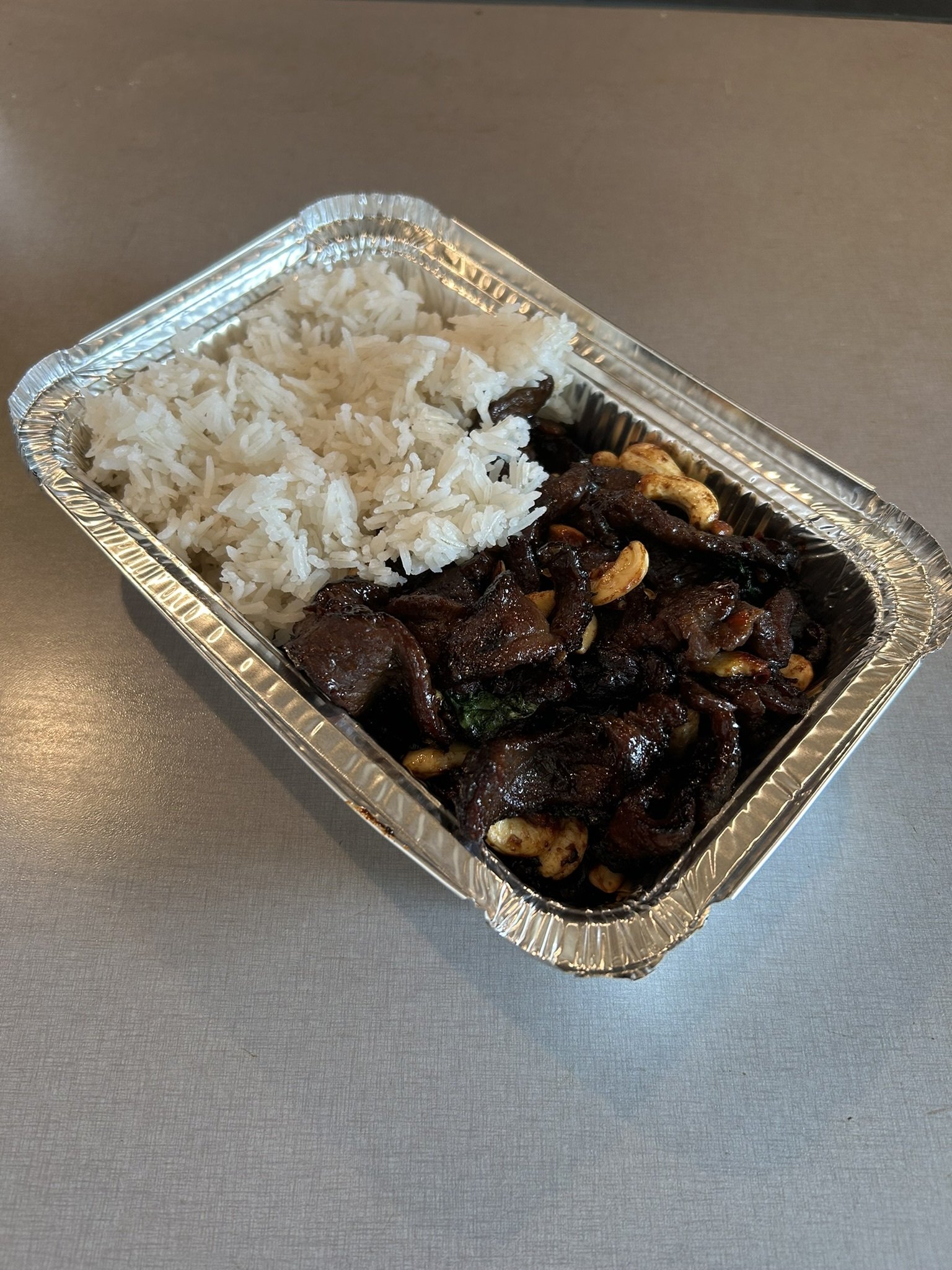 Lövbiff med chili och thaibasilika