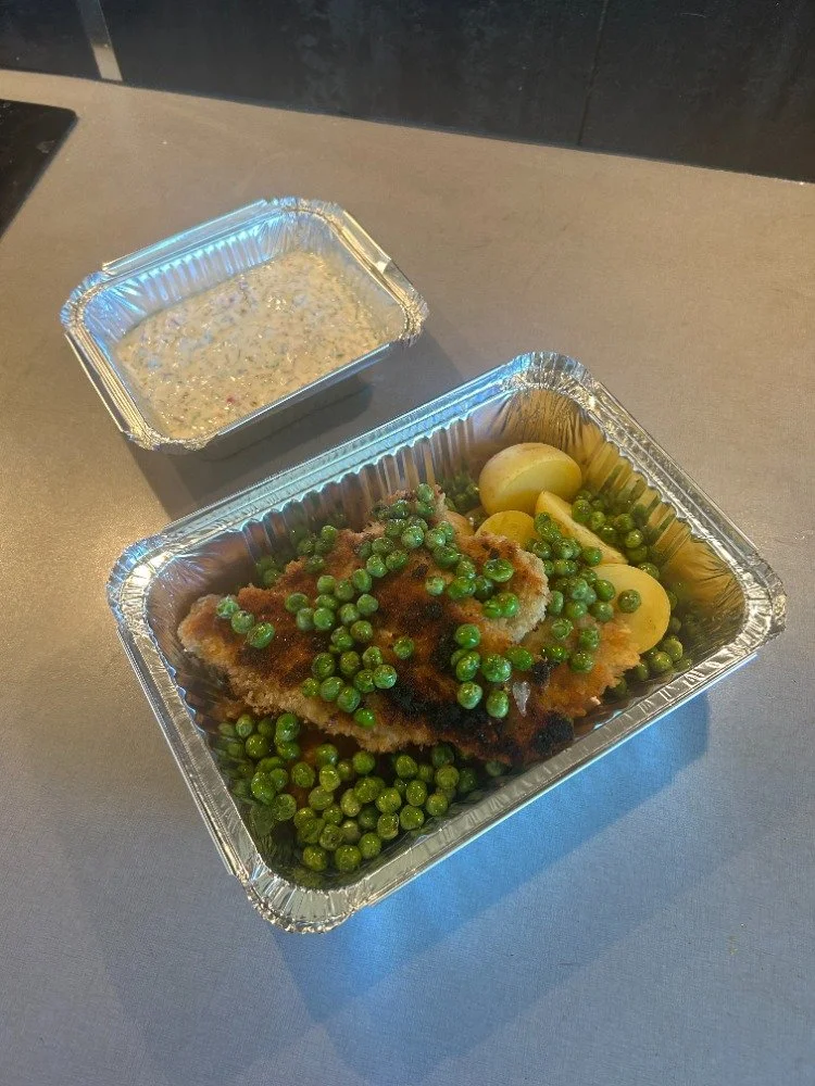 Panerad fisk med dillsås