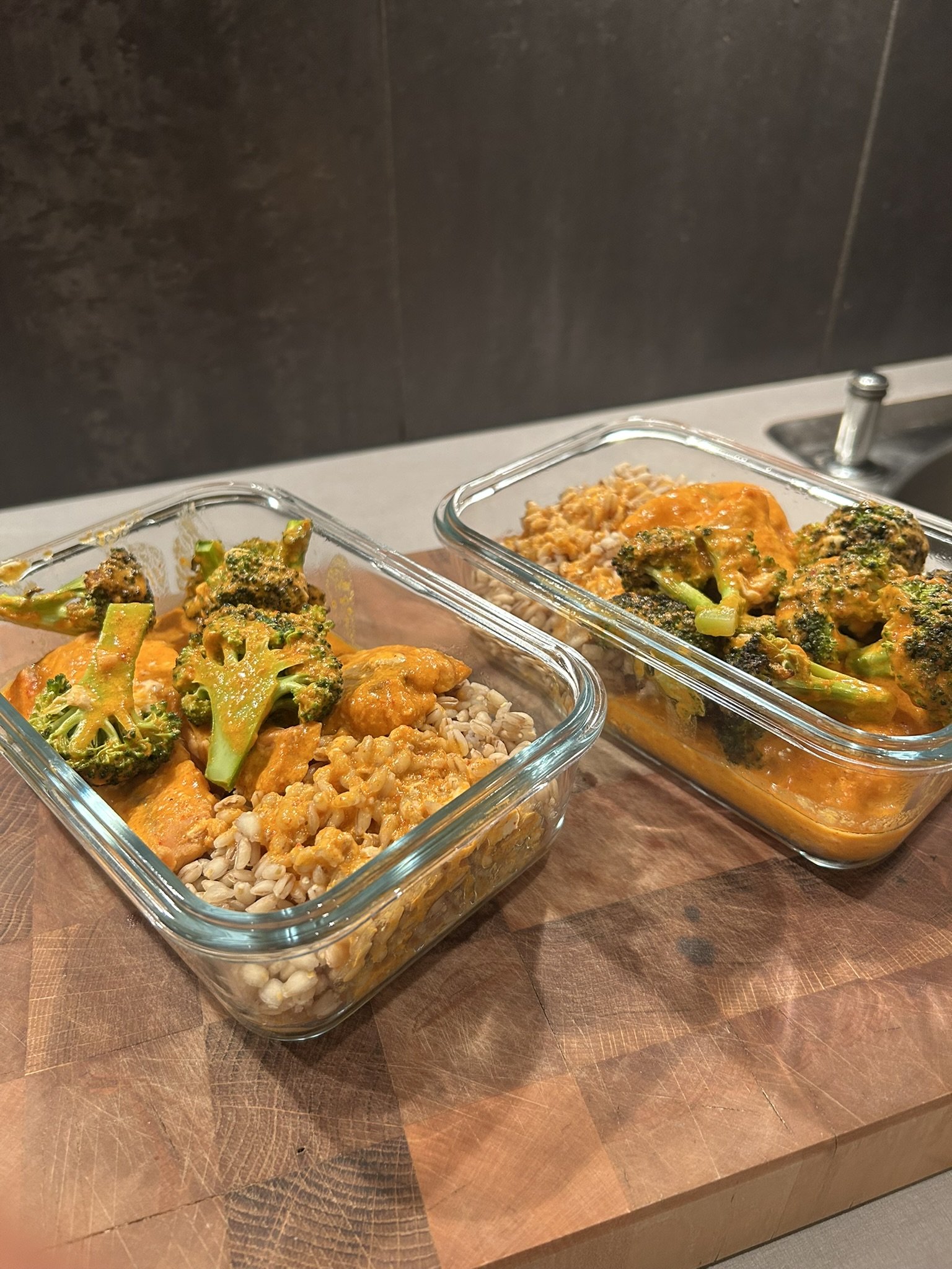Lax i röd currysås