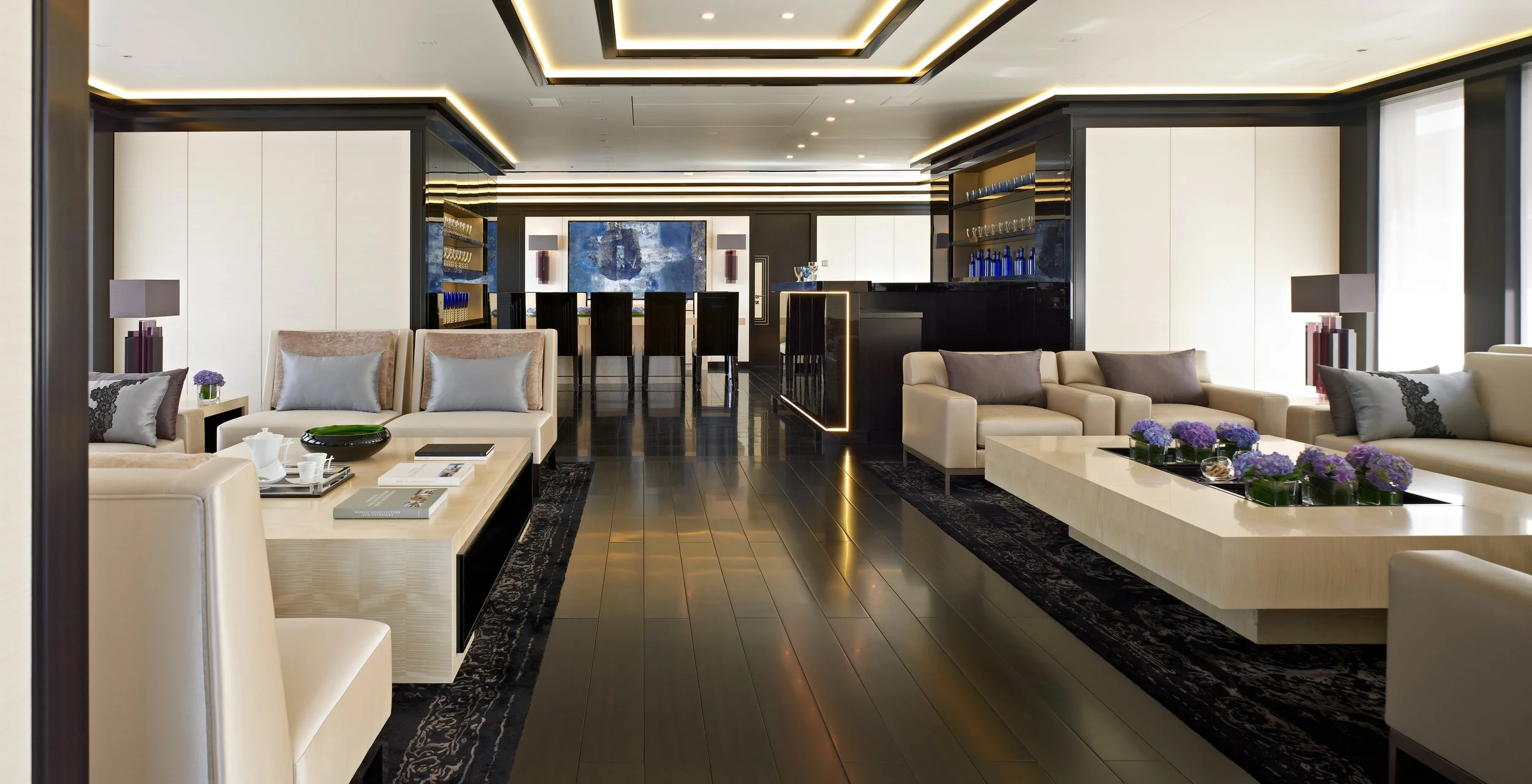 Salon auf der Motoryacht Sapphire entworfen von KRD Studio (früher Katharina Raczek Design) und Nobiskrug