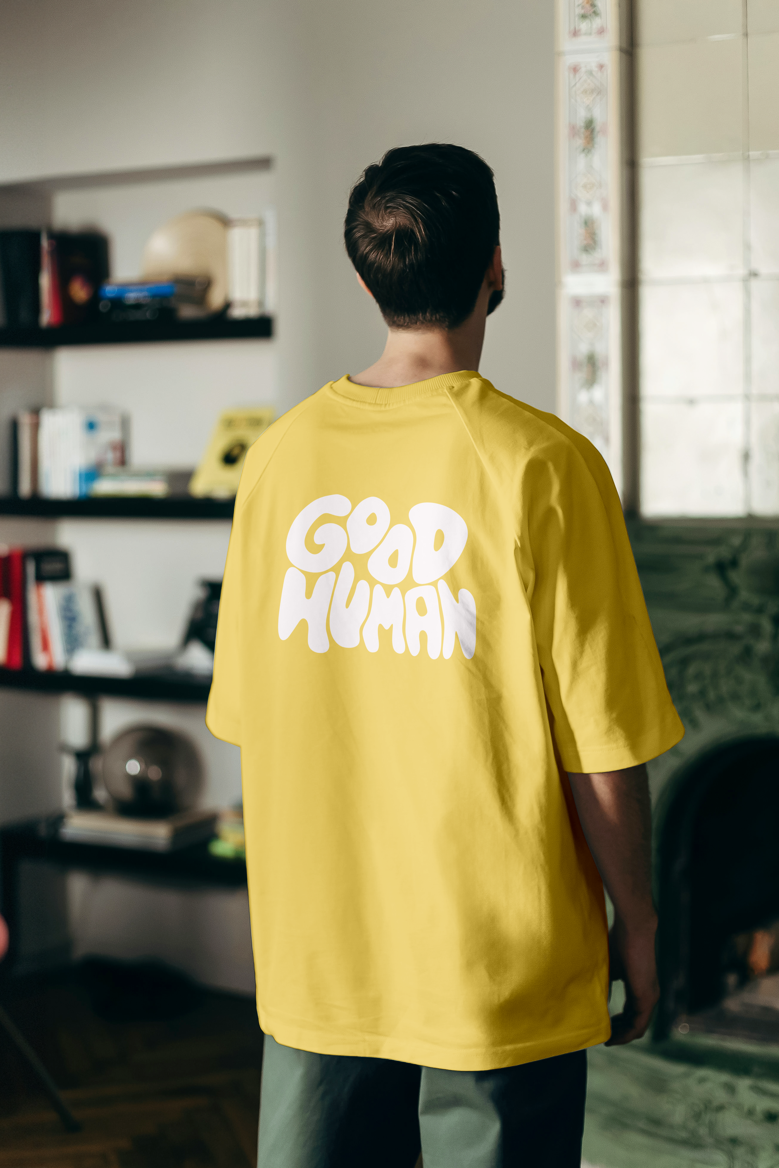 Oversize T-Shirt Mockup yellow.png