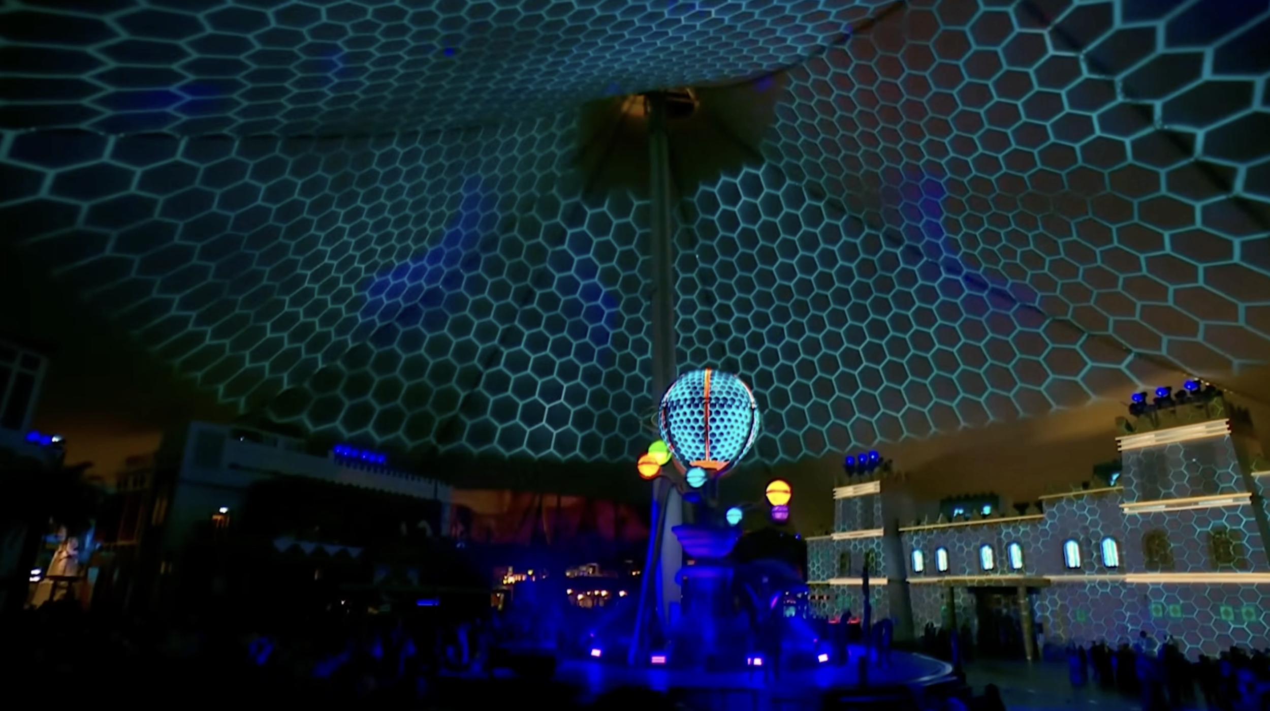 Six Flags + Into the Astrosphere