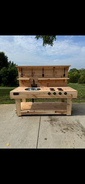 4' Mud Kitchen 
+Faucet w/ Hose Hook-Up
+Middle Shelf
+Utensil Set
