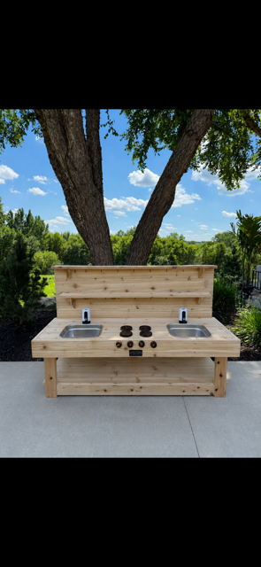 5' Mud Kitchen 
+Recirculating Water Pumps
+Extra Shelf 