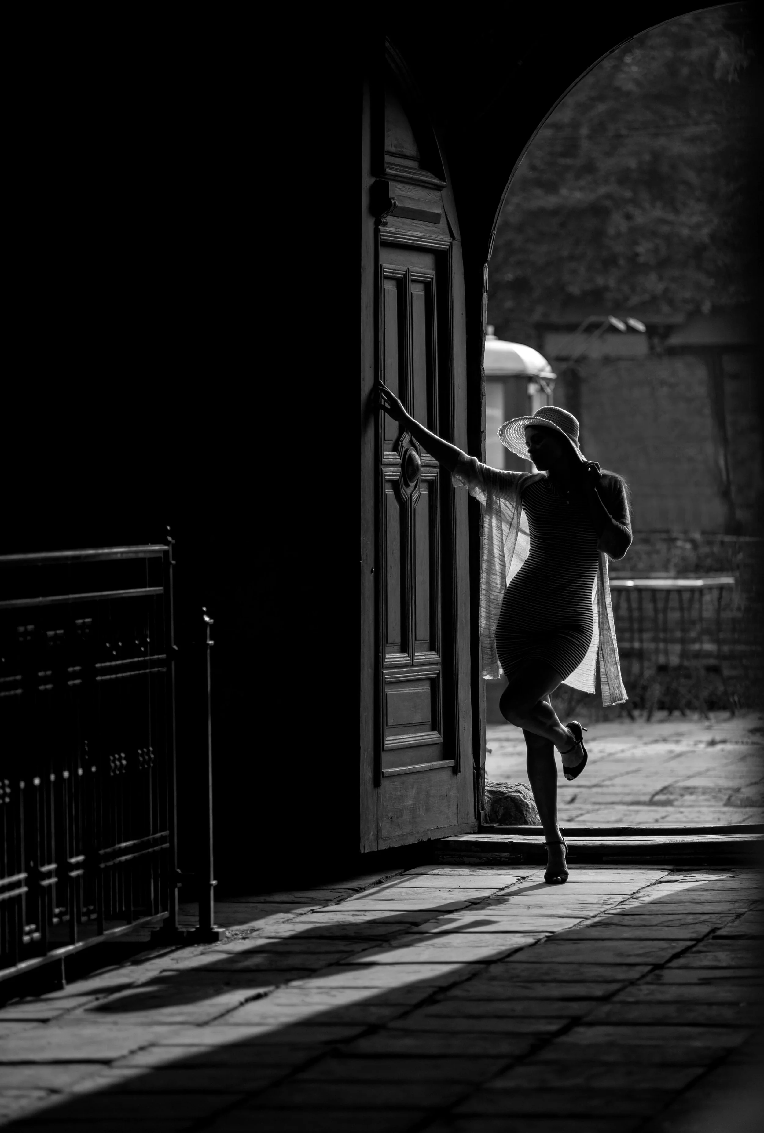 Modern bride opening the venue door