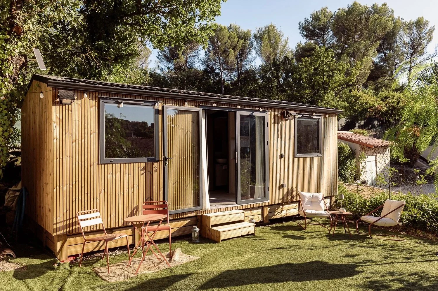 Nuit insolite en amoureux près d'Aix-en-Provence : séjour éco-luxe en Tiny House
