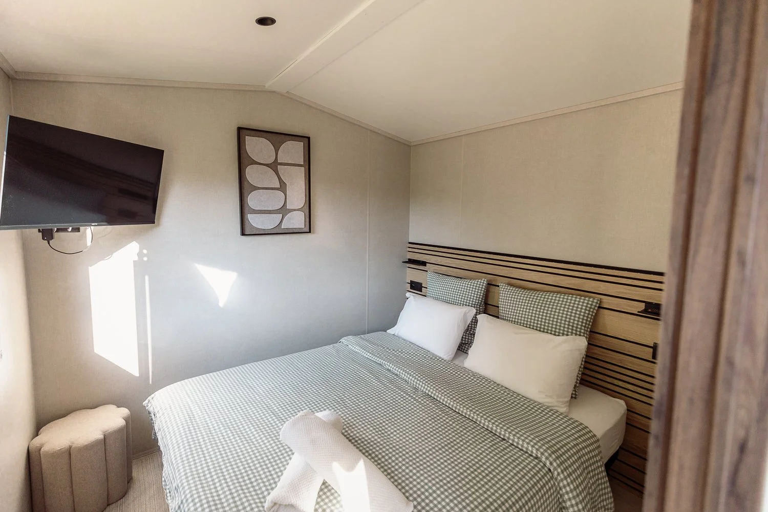 Chambre cosy avec literie hôtelière Queen 160x200
