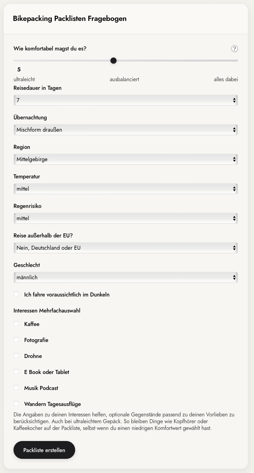 Screenshot of a German language online form for creating a bikepacking packing list with customizable travel preferences.