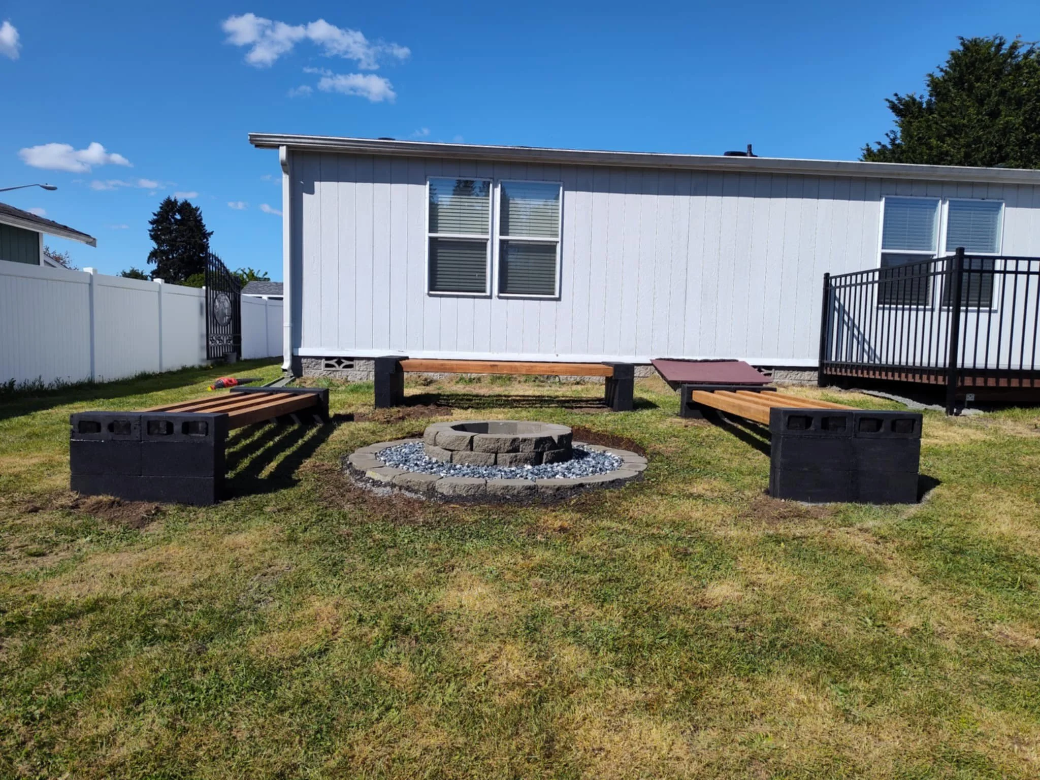 ☀️ Imagine hosting BBQs, relaxing evenings, and making memories in a yard that finally feels just right. Whether it&rsquo;s beautiful pavers, a new fence, or a full landscape refresh, @rdc360wa has the tools to make it happen.

📞 Call or text 360-50