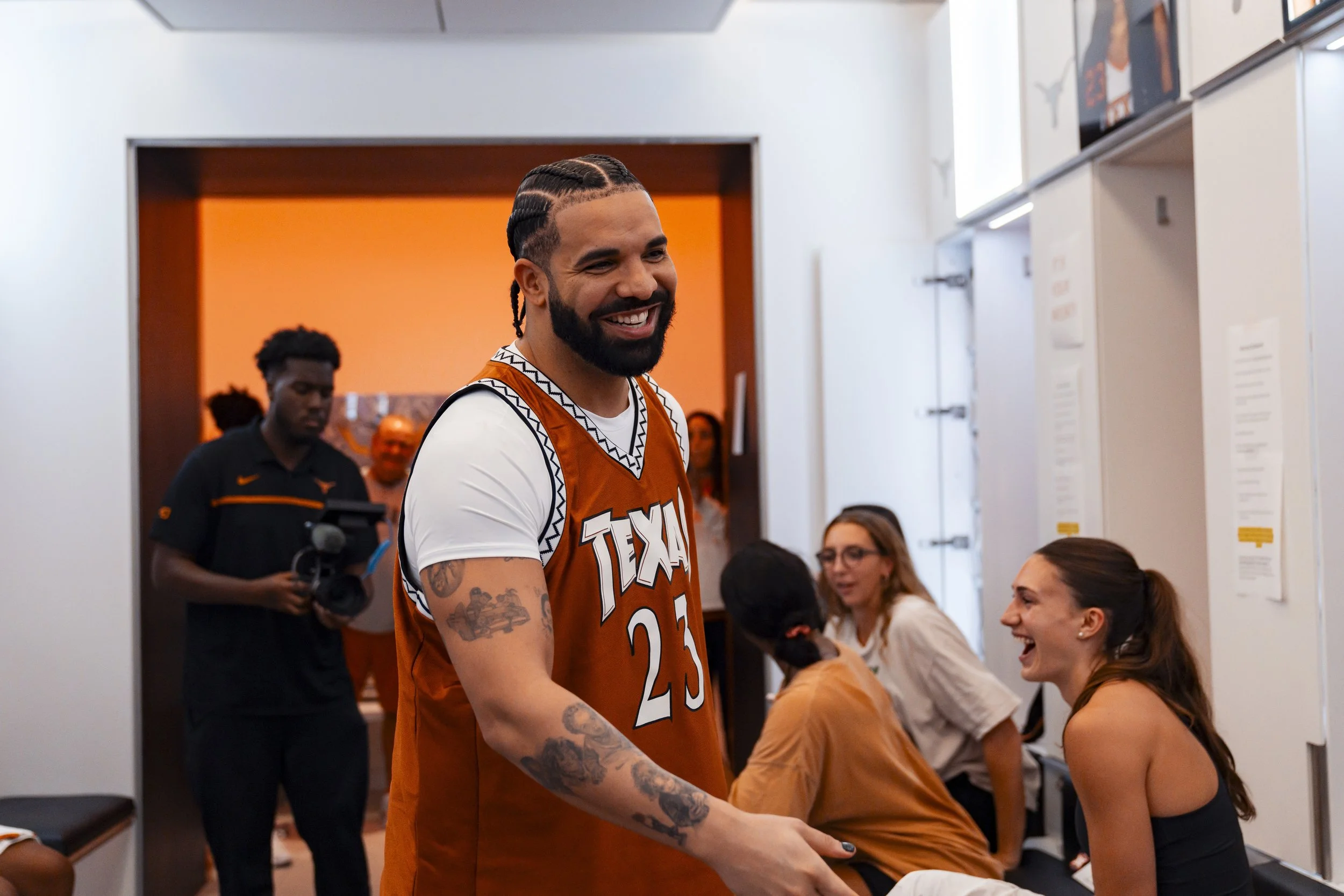 Drake_WBB_opr07 4.jpeg