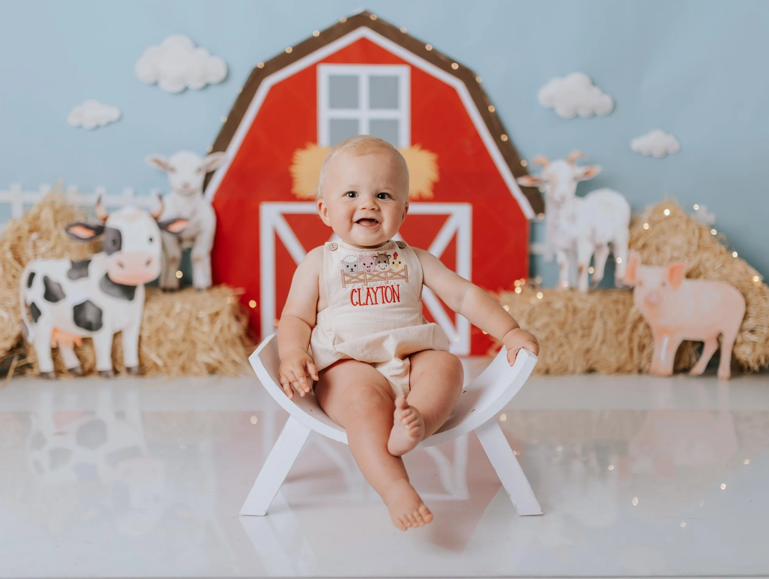 Personalized Farm Animal Linen Romper – Embroidered Barnyard Animals, Custom Name Outfit